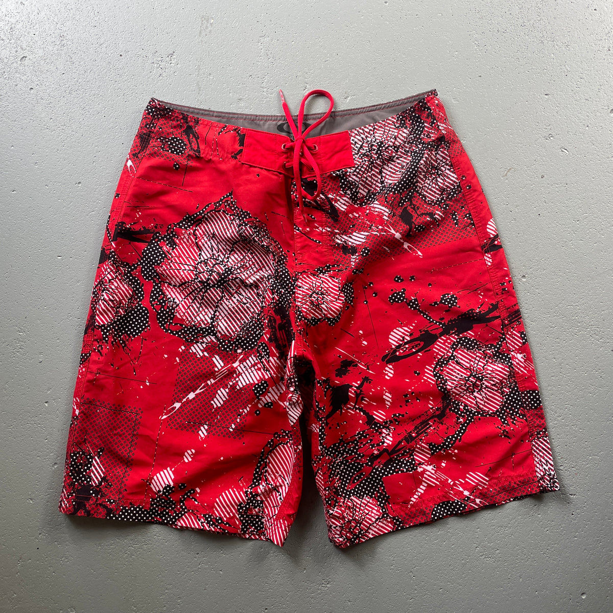 2000's Oakley Skull Boardshorts (32)