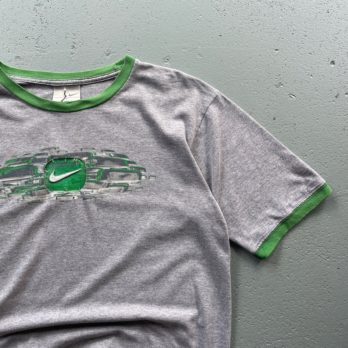 2000's Nike Graphic Tee (S/M)