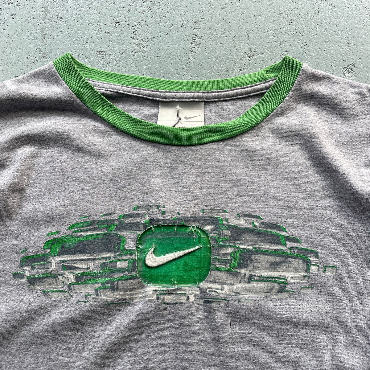 2000's Nike Graphic Tee (S/M)