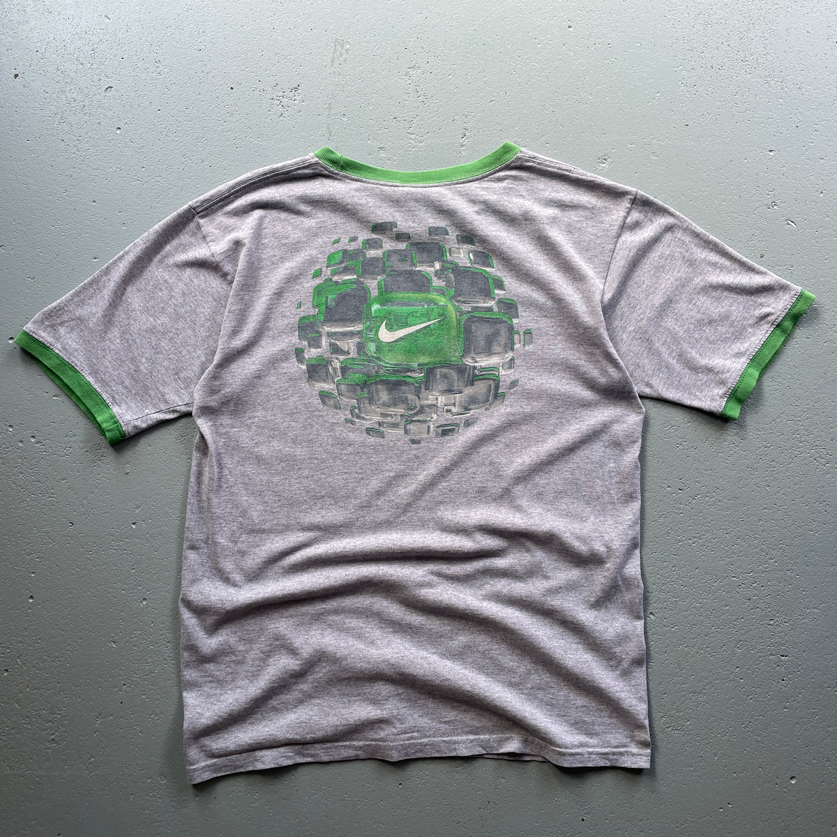 2000's Nike Graphic Tee (S/M)