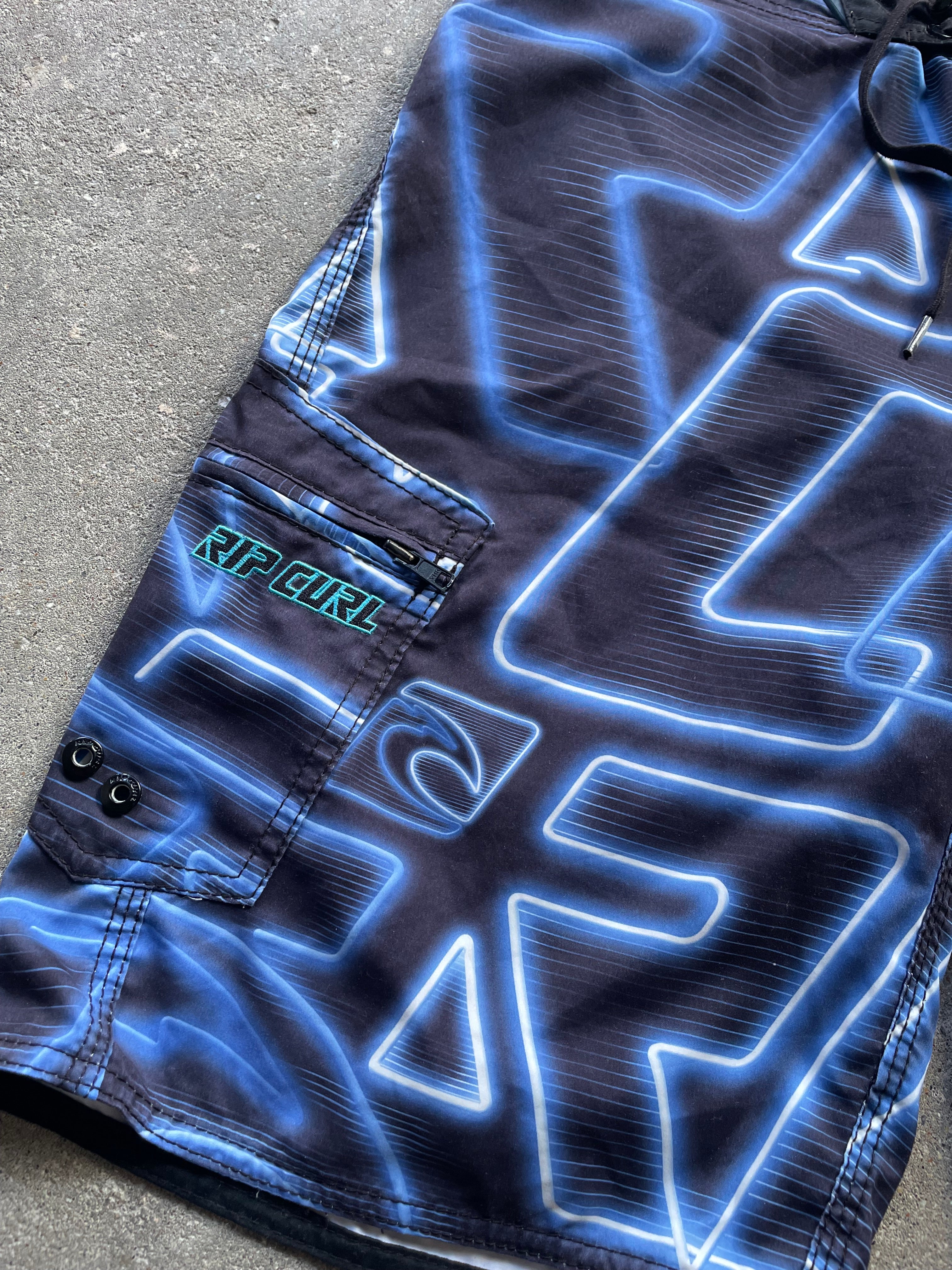 2000's Rip Curl Boardshorts Black/Blue (32)
