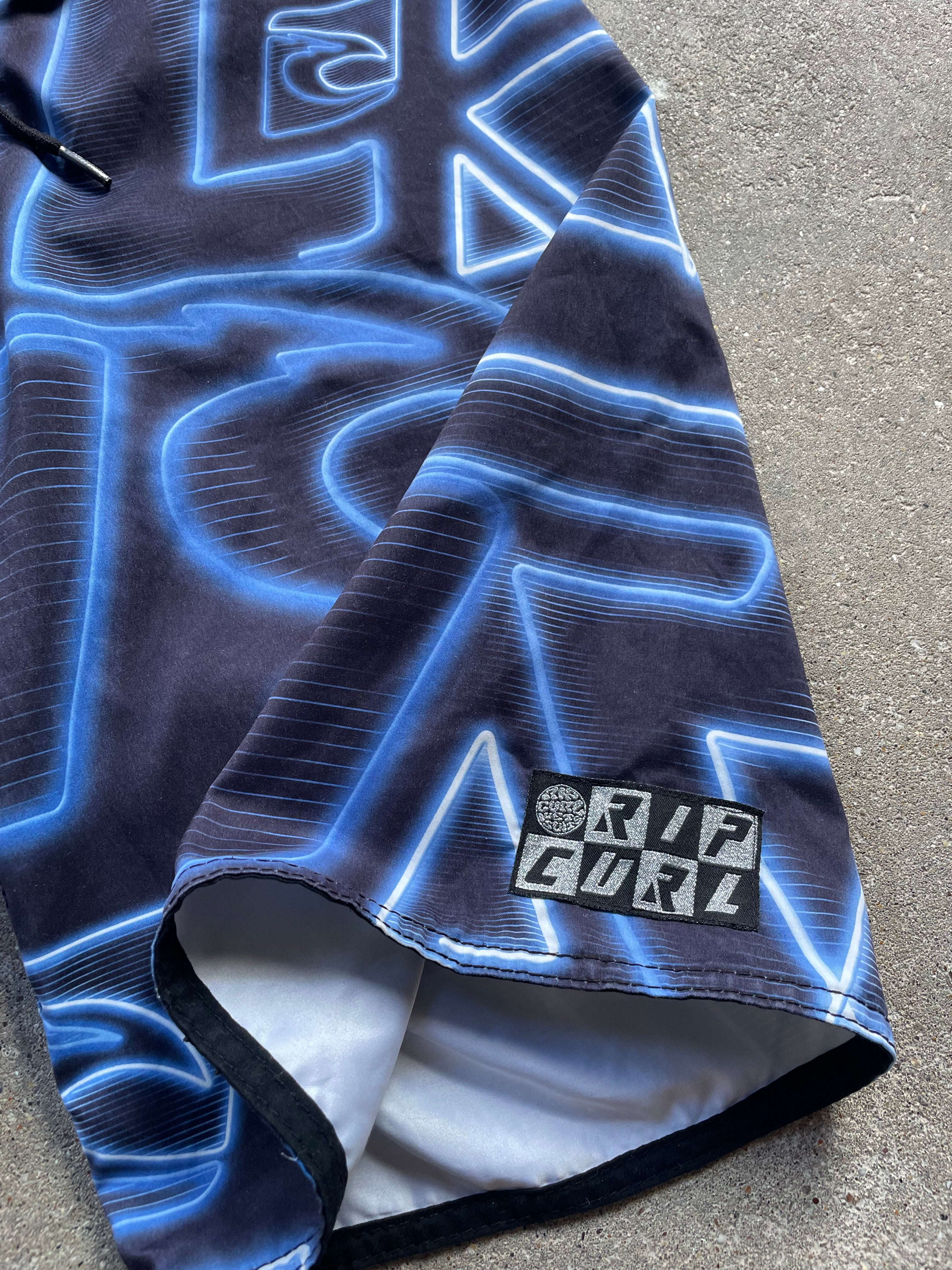 2000's Rip Curl Boardshorts Black/Blue (32)