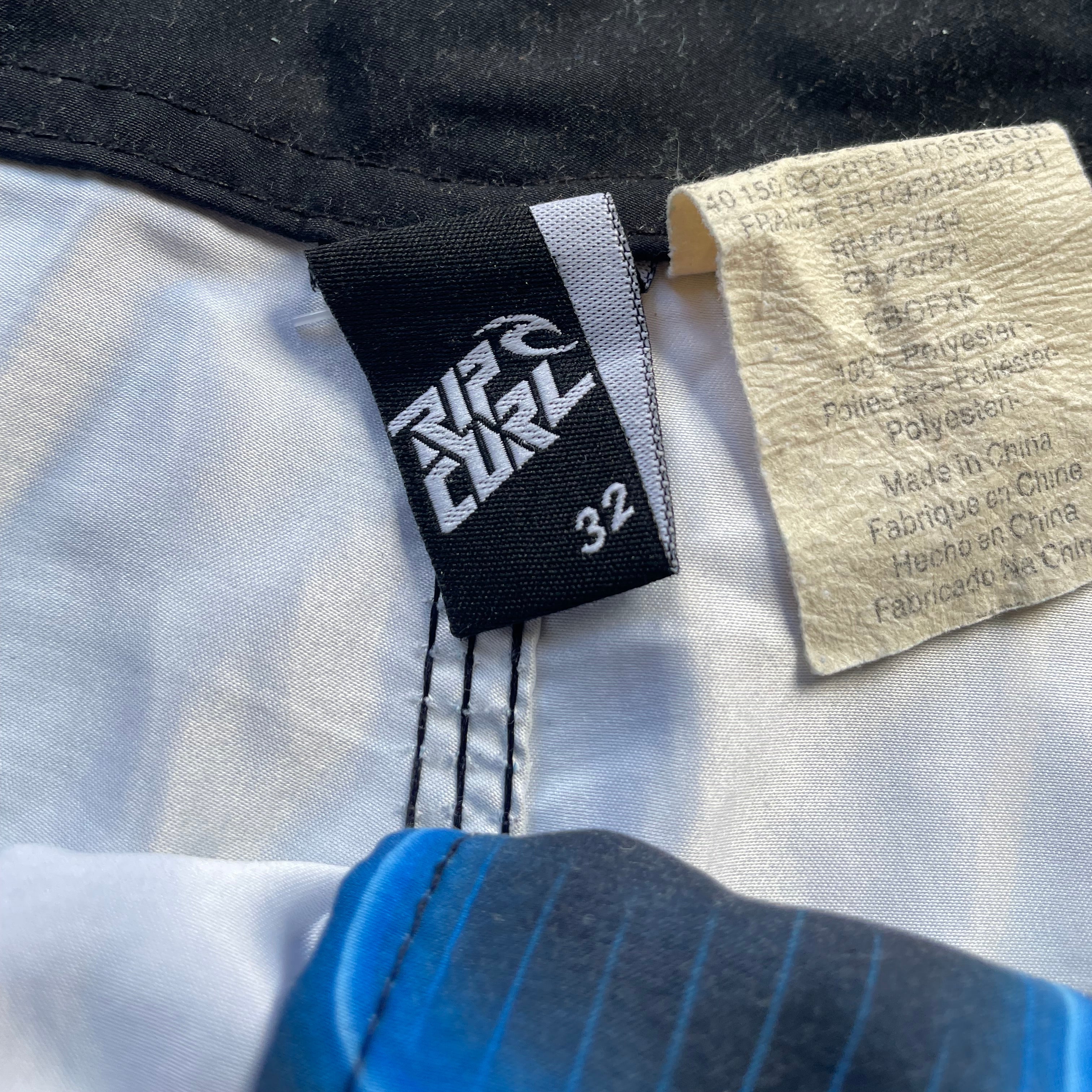 2000's Rip Curl Boardshorts Black/Blue (32)