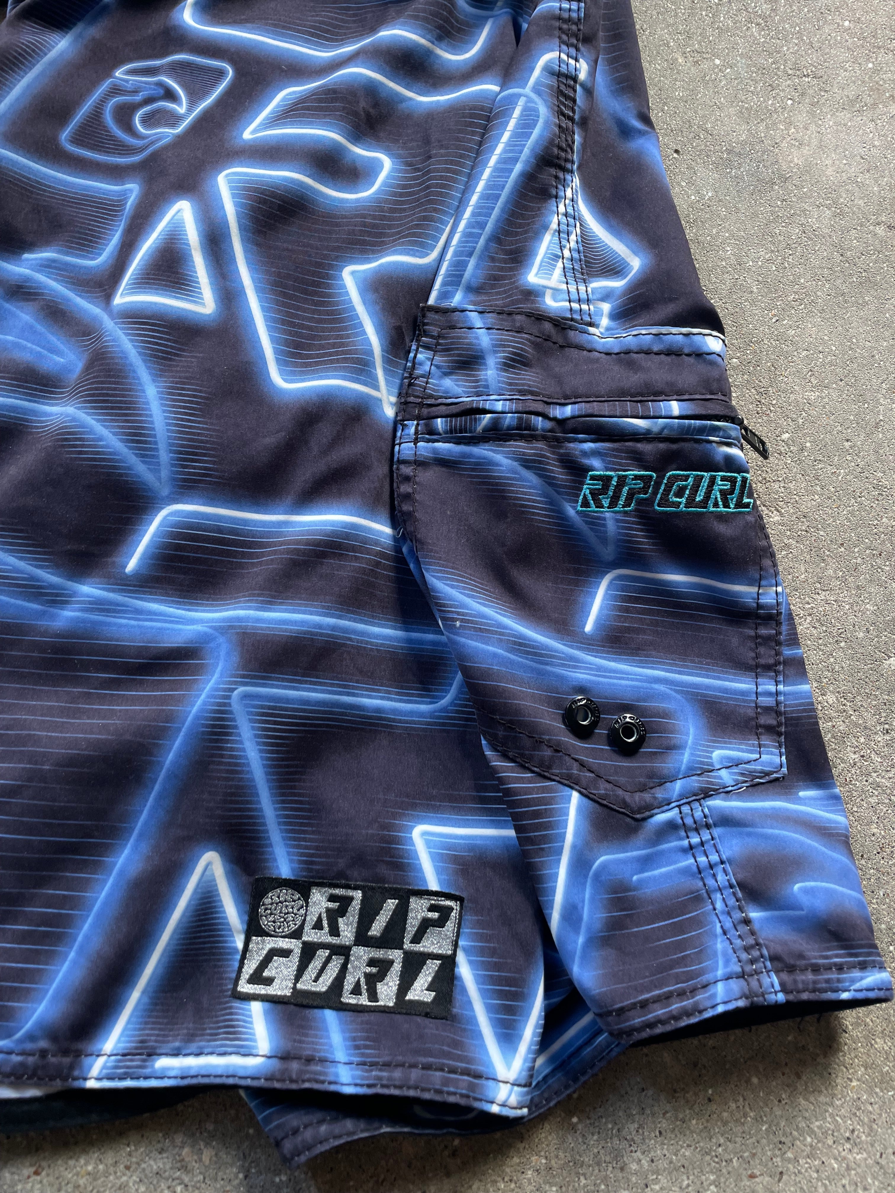 2000's Rip Curl Boardshorts Black/Blue (32)