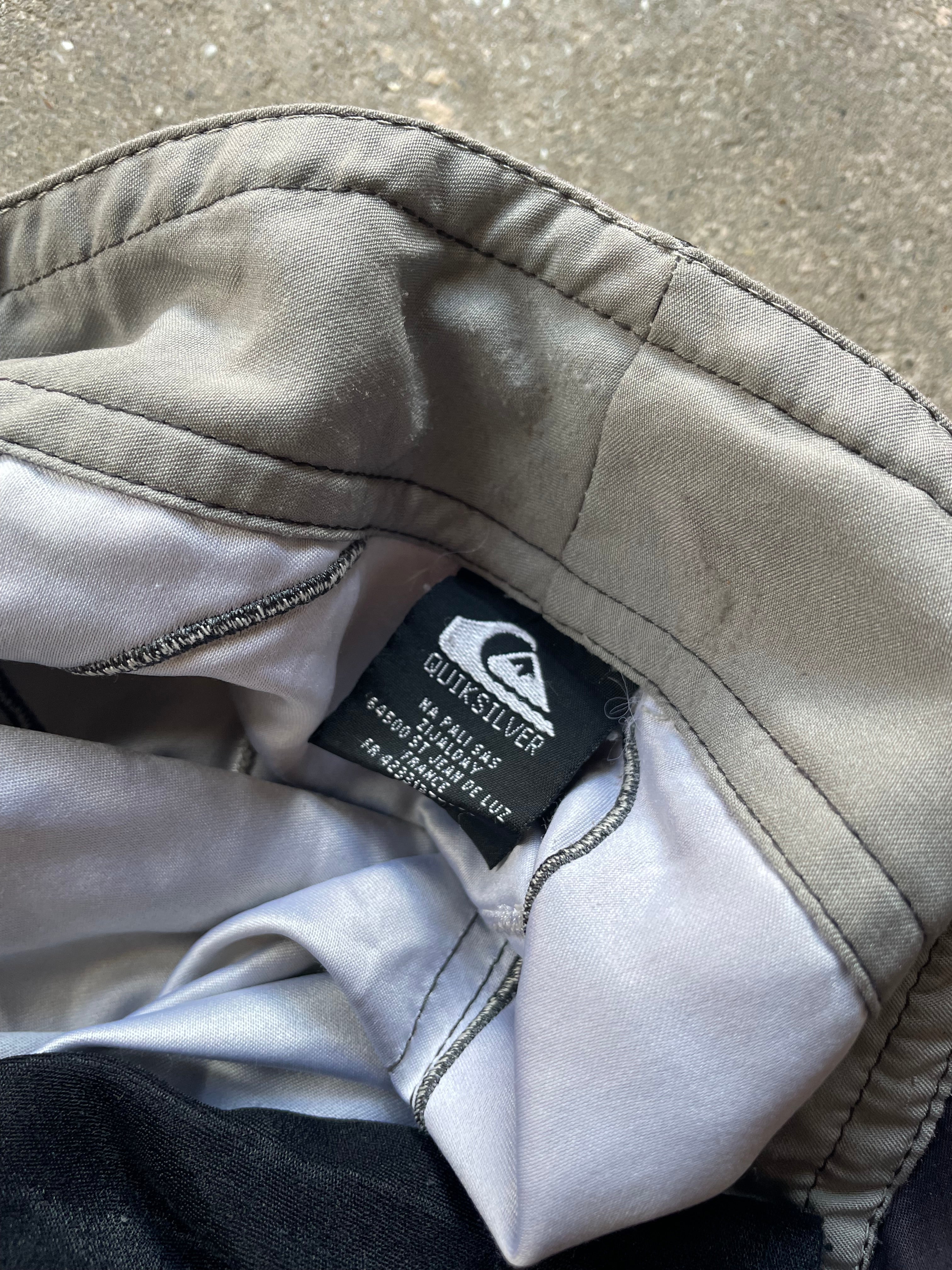 2000's Quiksilver Boardshorts Grey Camo (32)