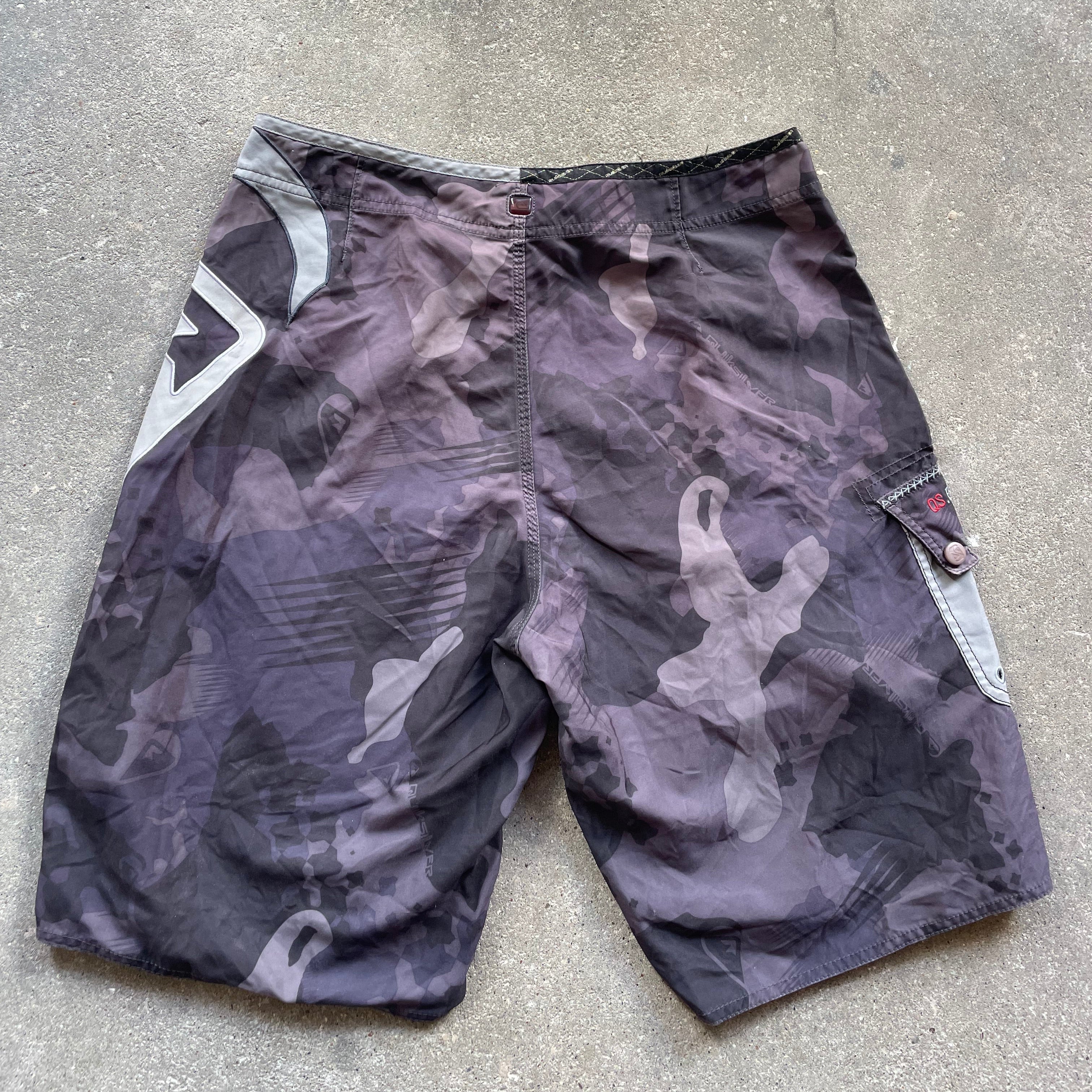 2000's Quiksilver Boardshorts Grey Camo (32)