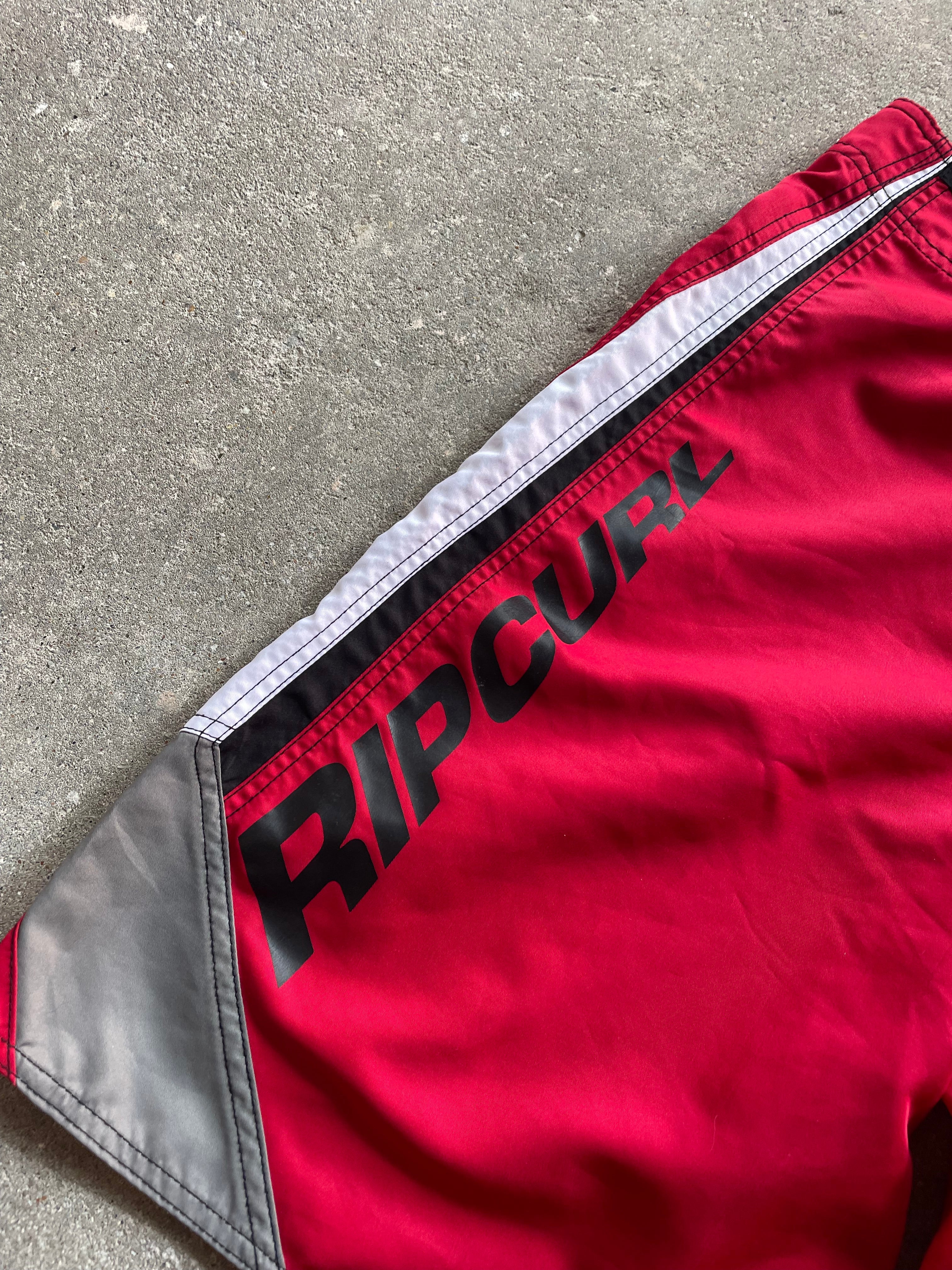 2000's Rip Curl Boardshorts Red (34)