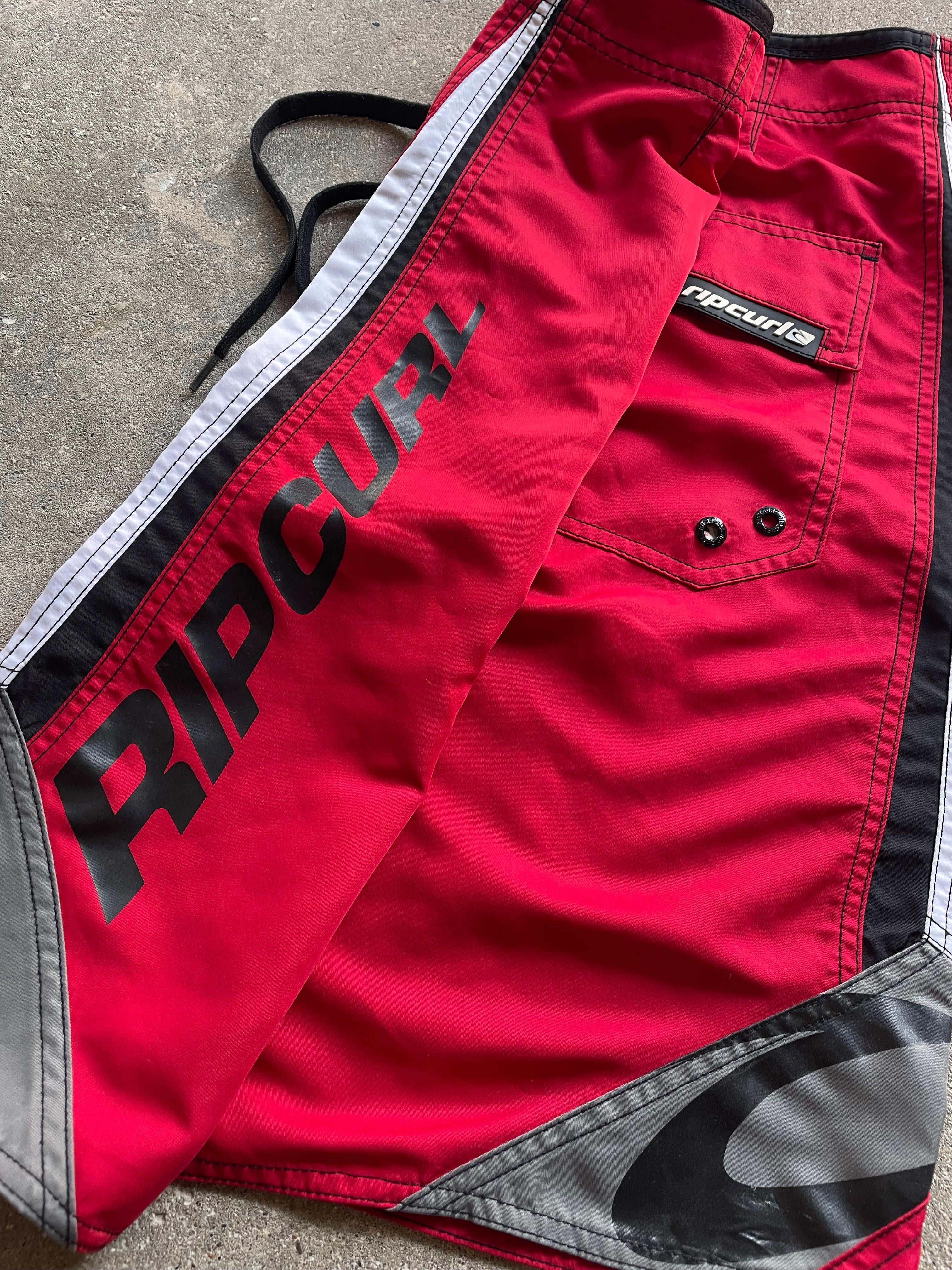 2000's Rip Curl Boardshorts Red (34)