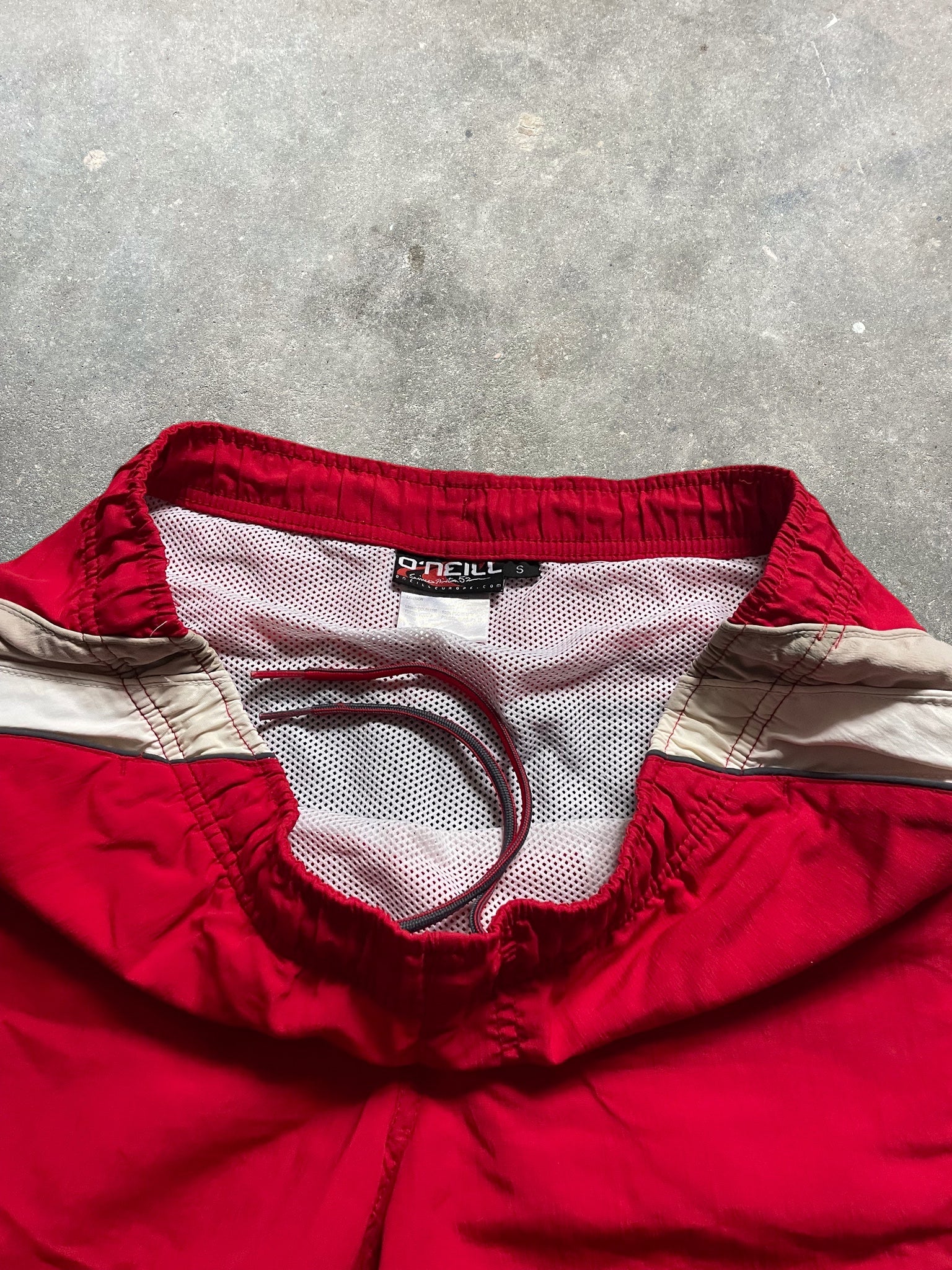 2000's O'Neill Board/Swim Shorts Red (32)