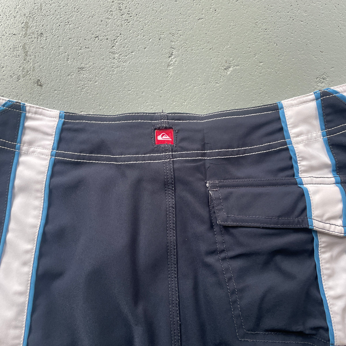 2000's Quiksilver Boardshorts (30)