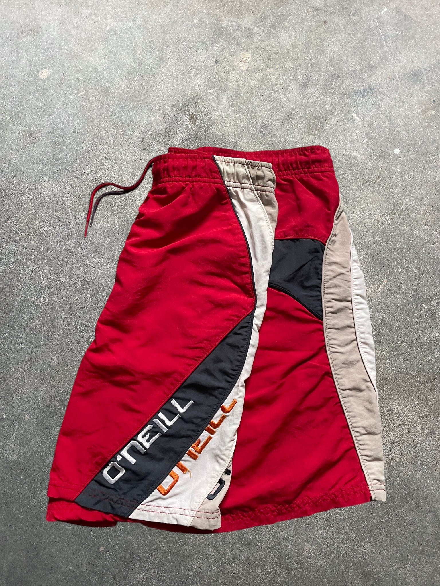 2000's O'Neill Board/Swim Shorts Red (32)