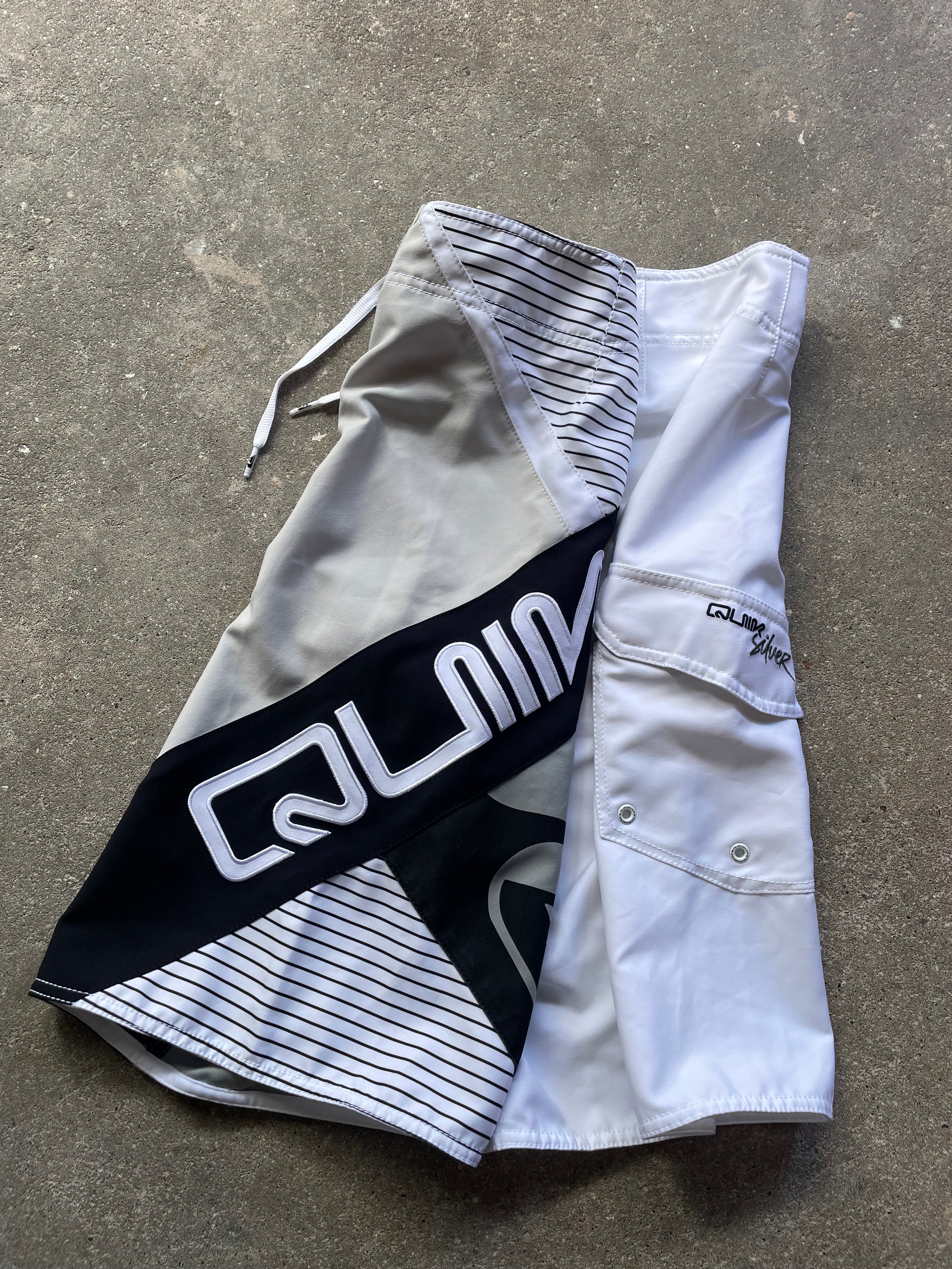 2000's Quiksilver Boardshorts White (32)