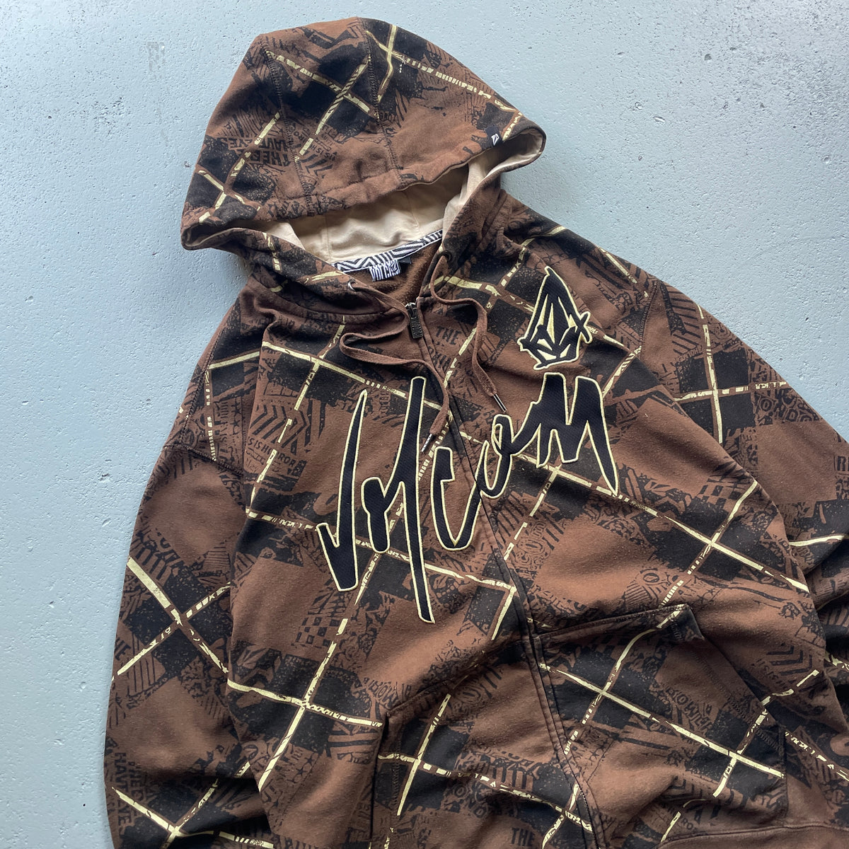 2000’s Volcom Full-Zip Hoodie (L)