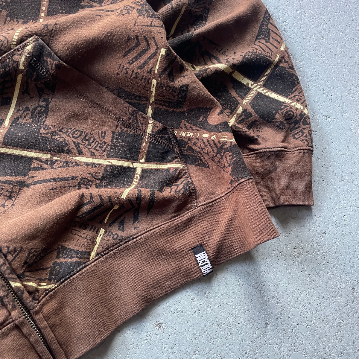2000’s Volcom Full-Zip Hoodie (L)