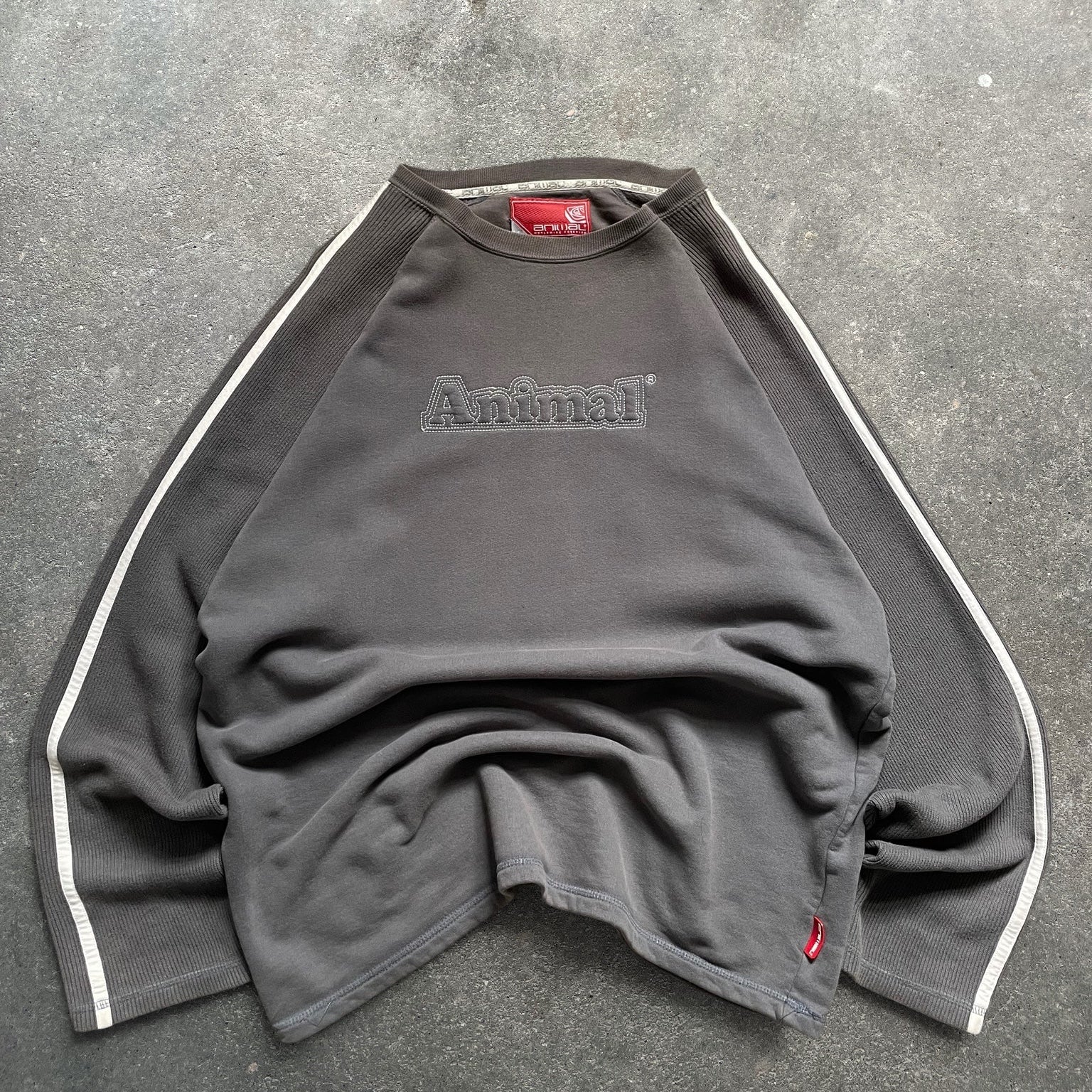 2000's Animal Sweatshirt Brown Grey (M)