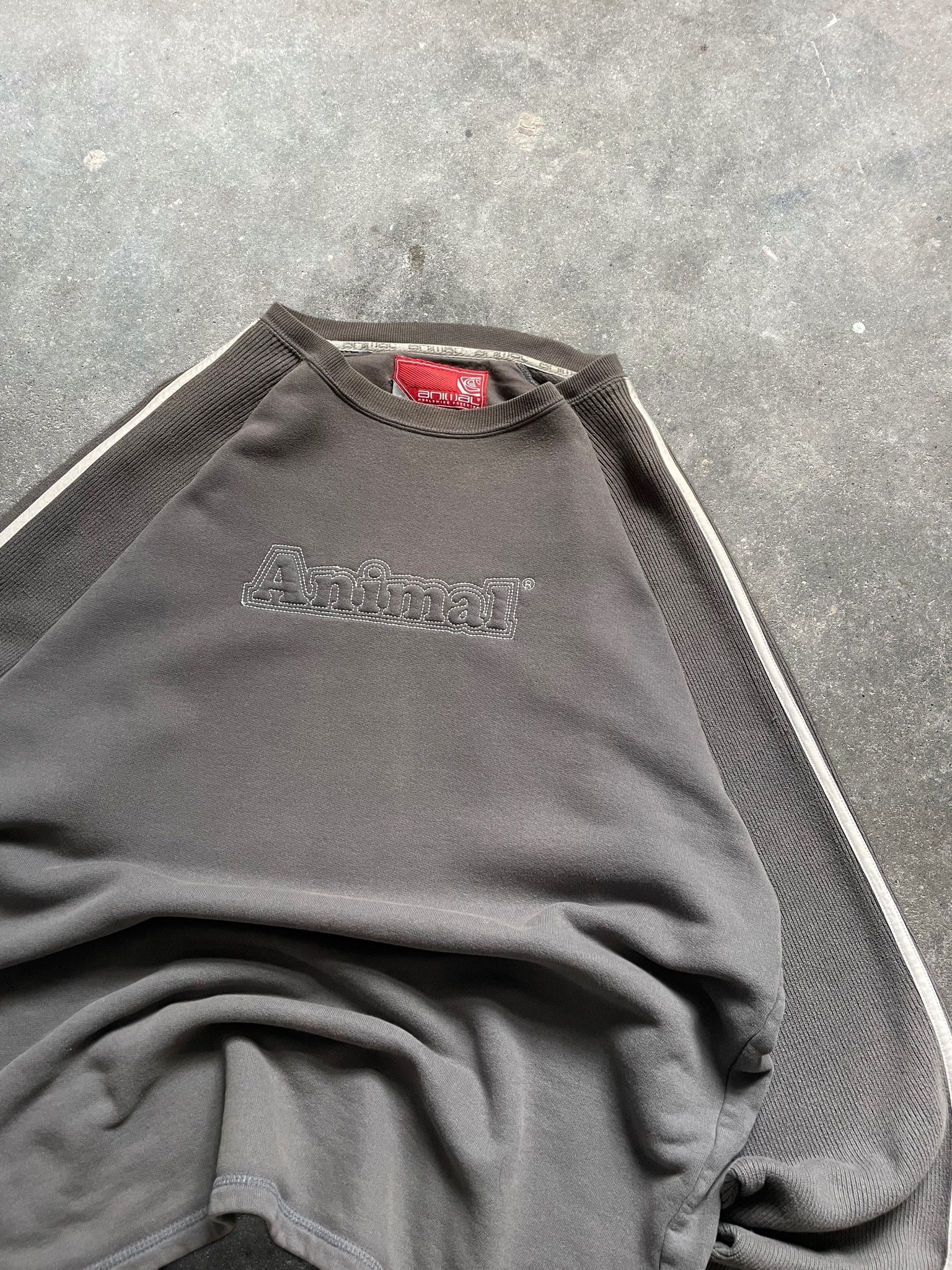 2000's Animal Sweatshirt Brown Grey (M)