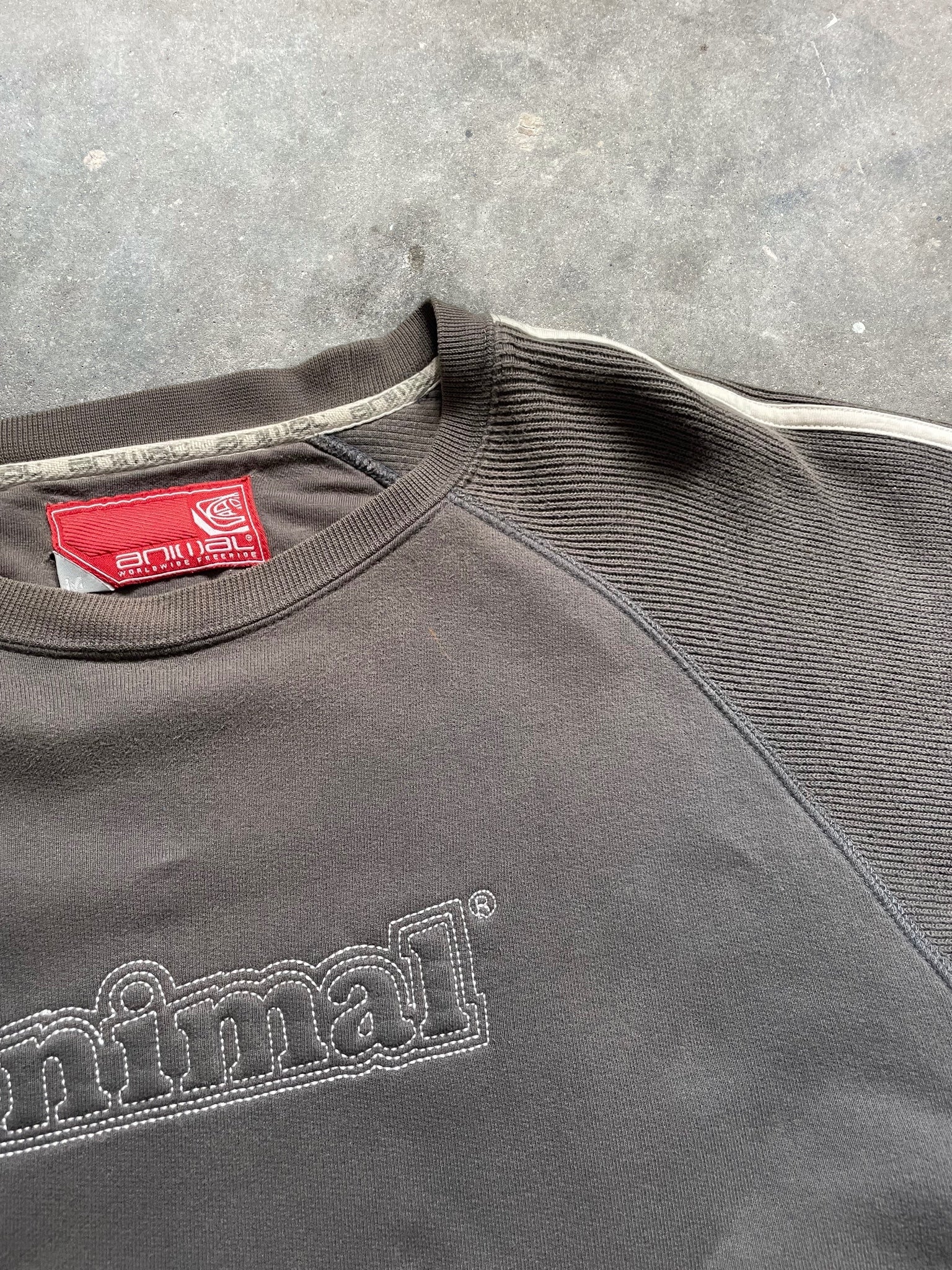 2000's Animal Sweatshirt Brown Grey (M)