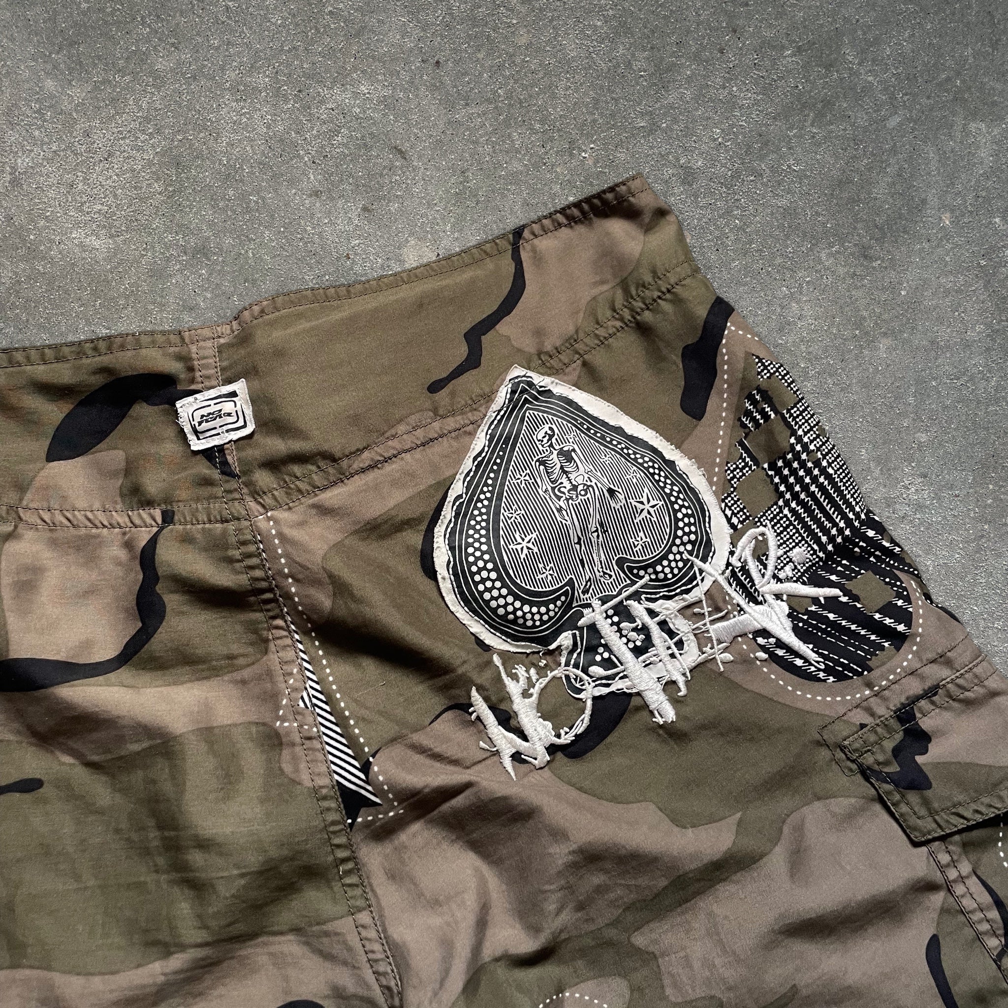 2000's No Fear Camo Boardshorts (M)