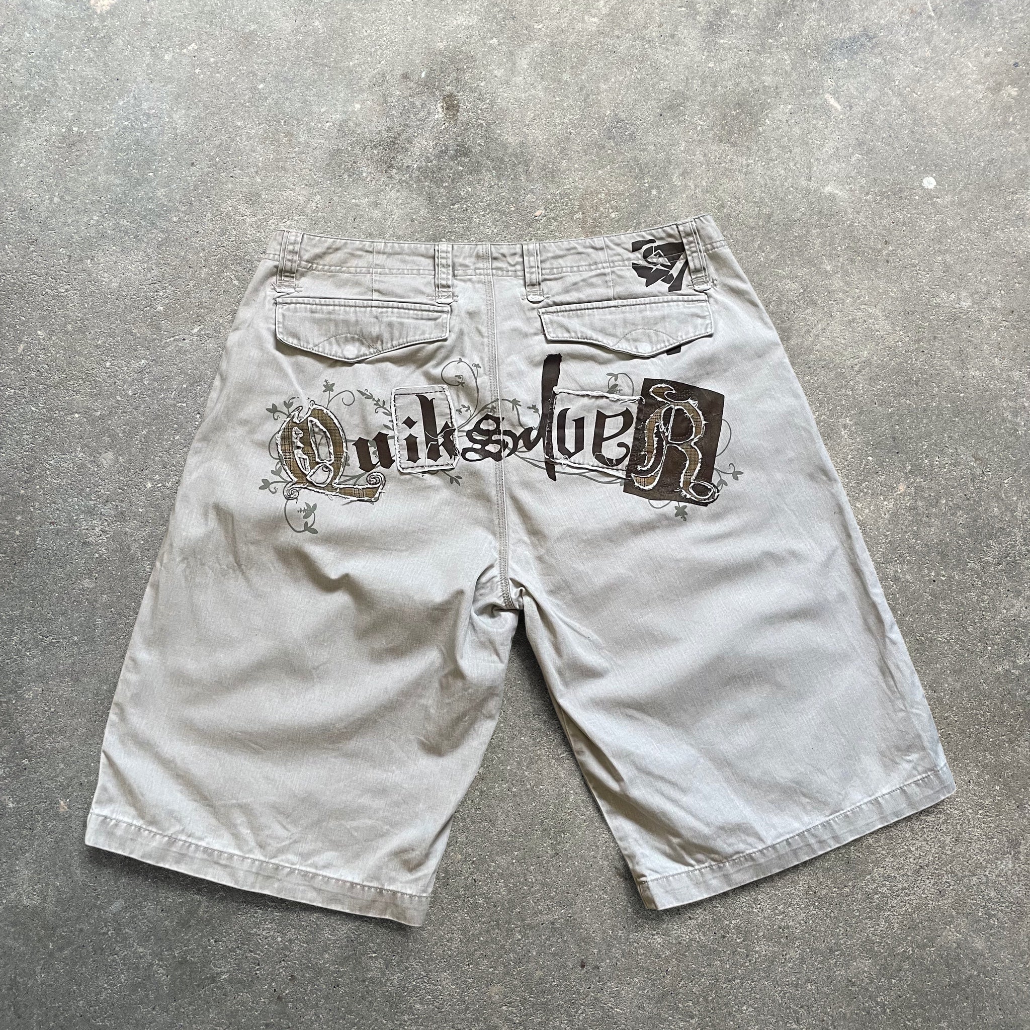 2000's Quiksilver Chino Shorts (L)
