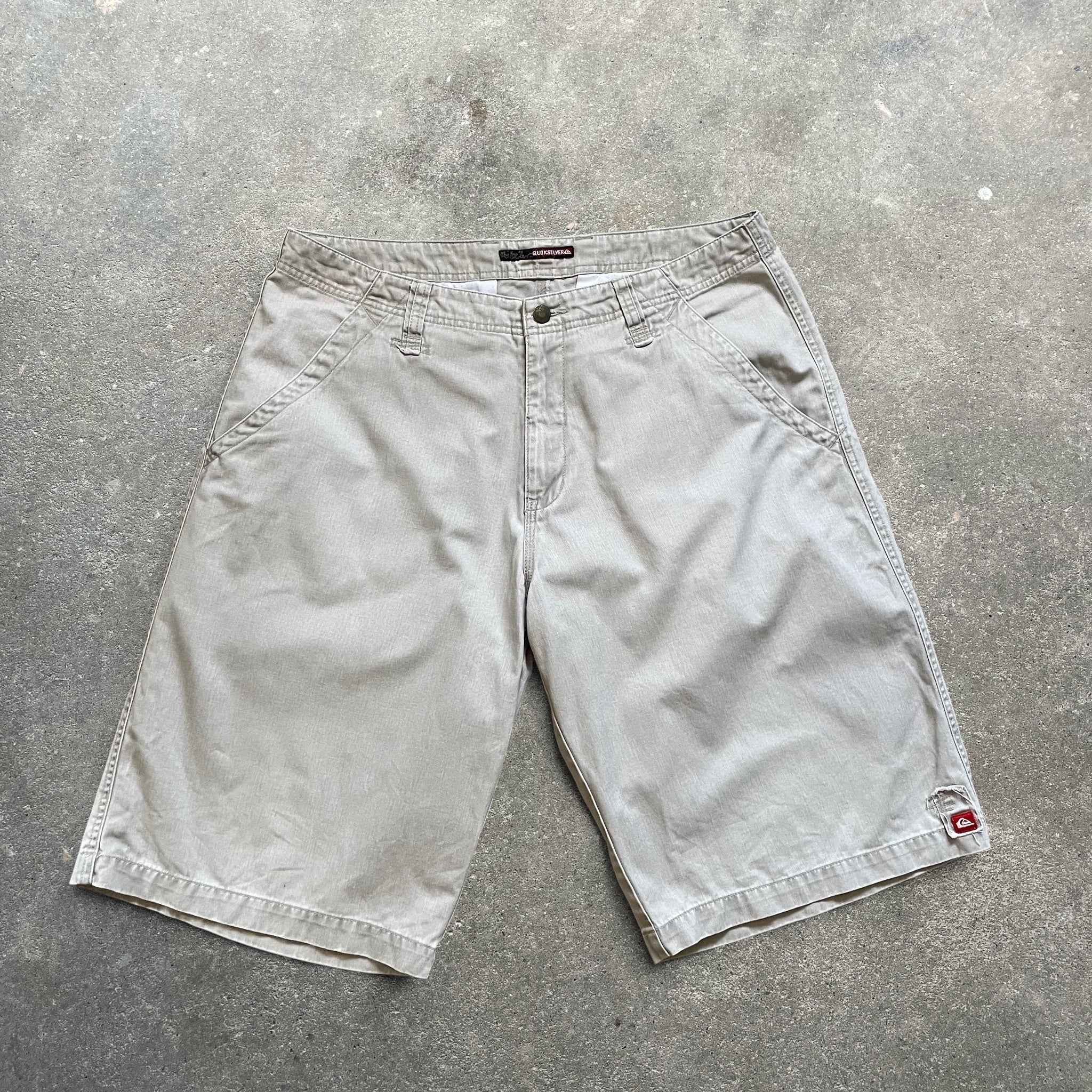 2000's Quiksilver Chino Shorts (L)
