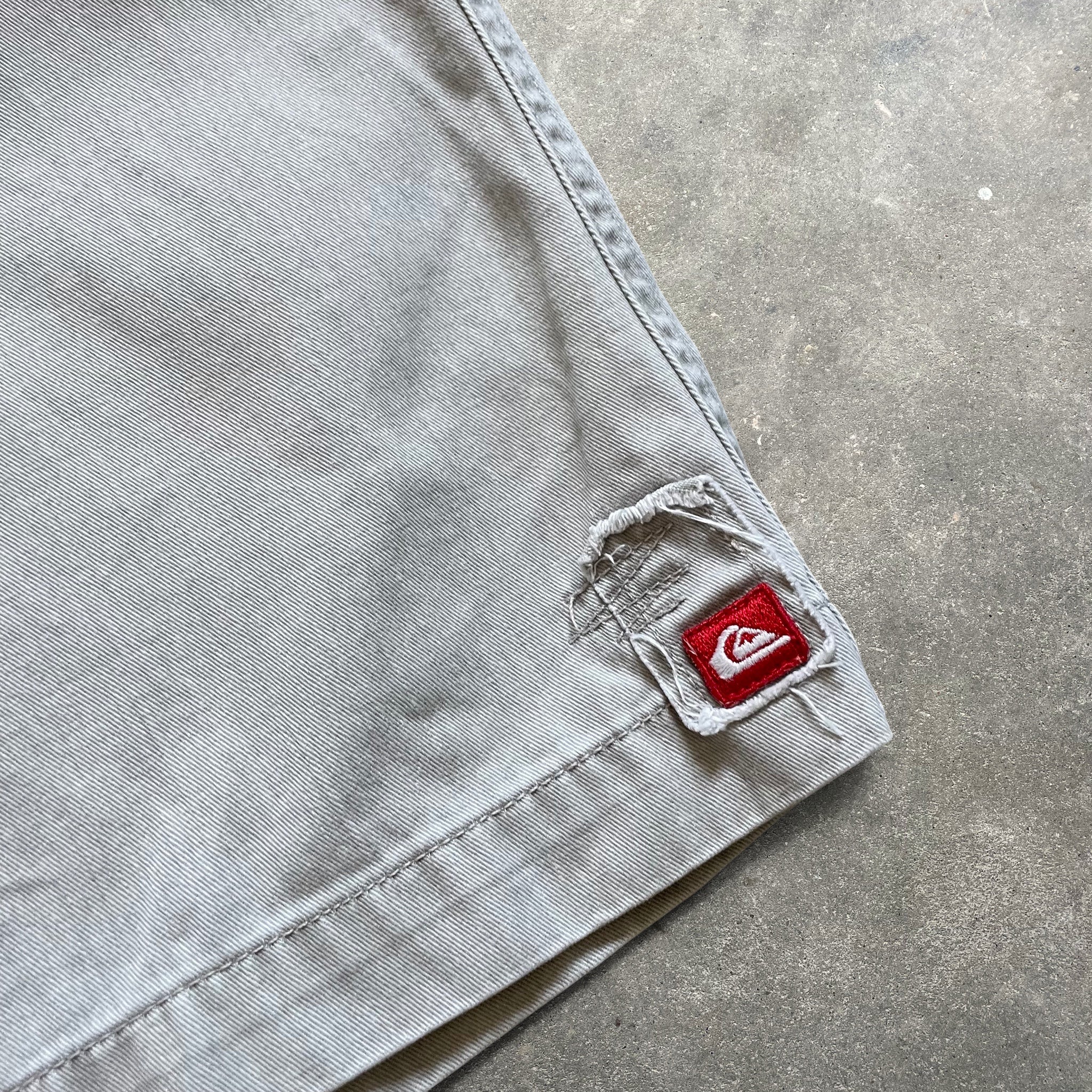 2000's Quiksilver Chino Shorts (L)
