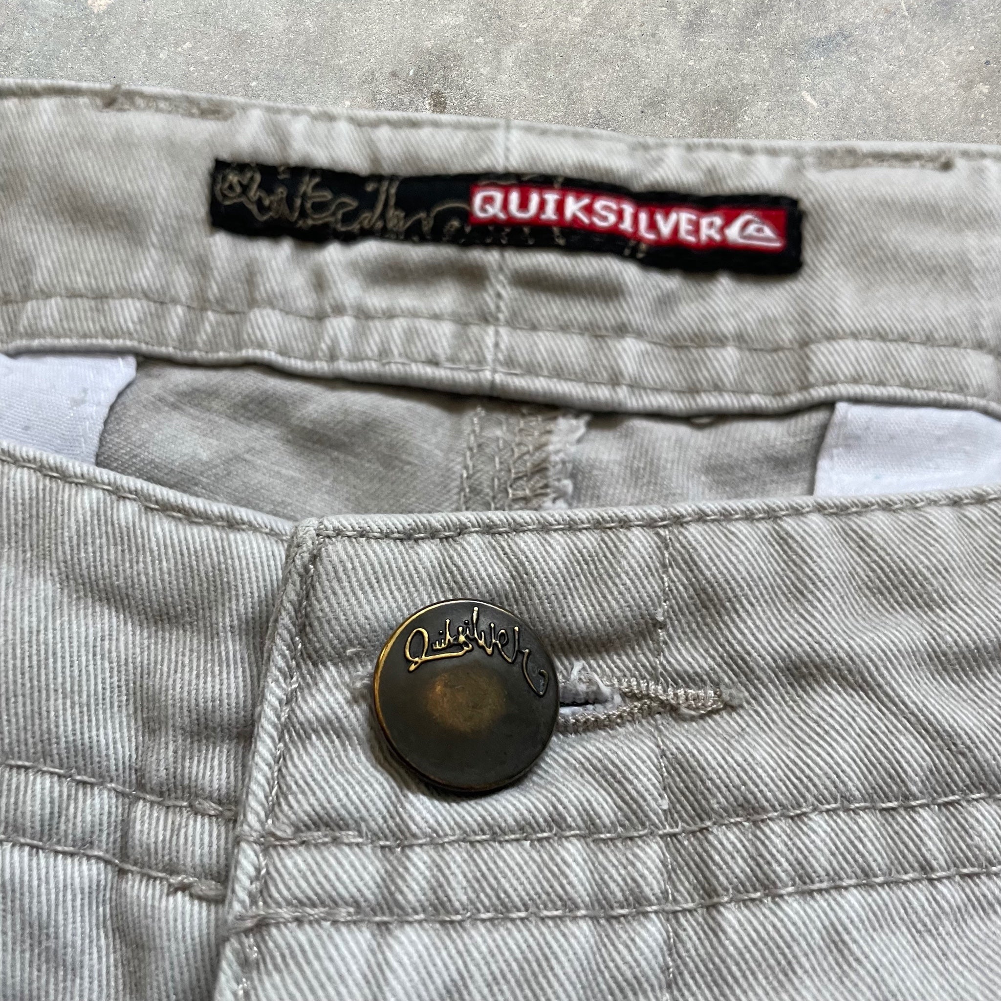 2000's Quiksilver Chino Shorts (L)