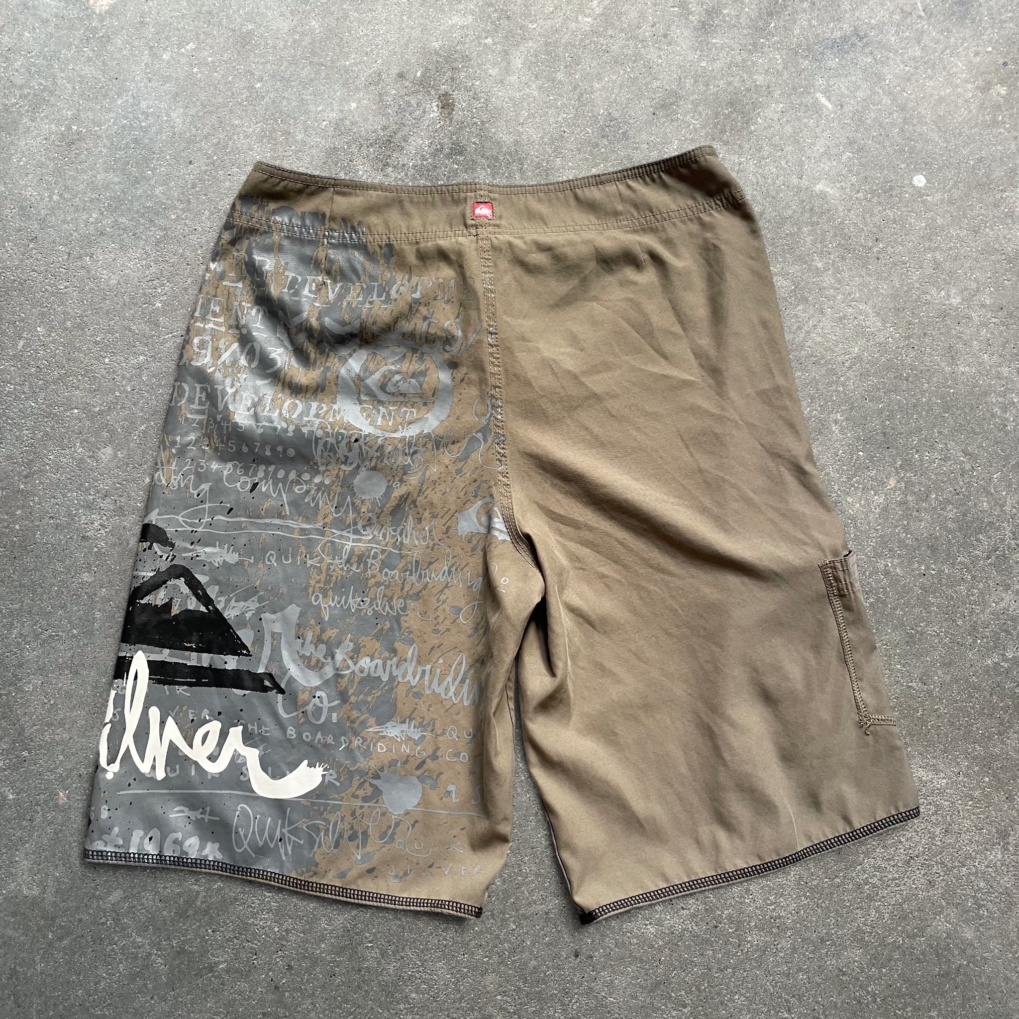 2000's Quiksilver Boardshorts (S)