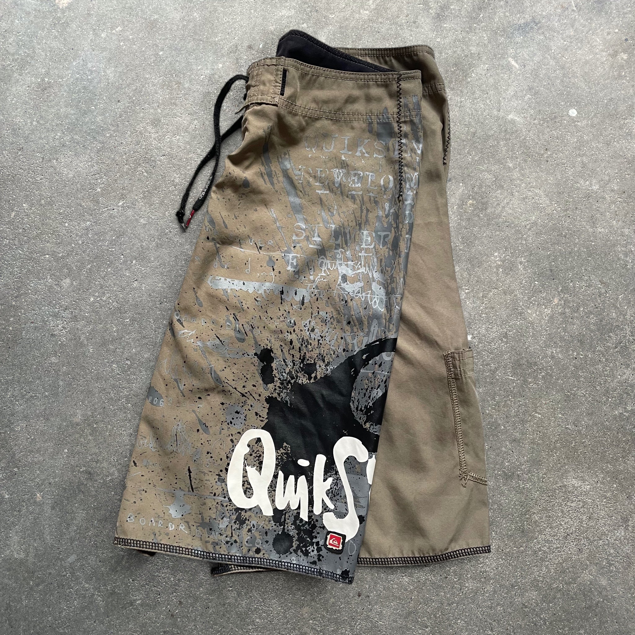 2000's Quiksilver Boardshorts (S)