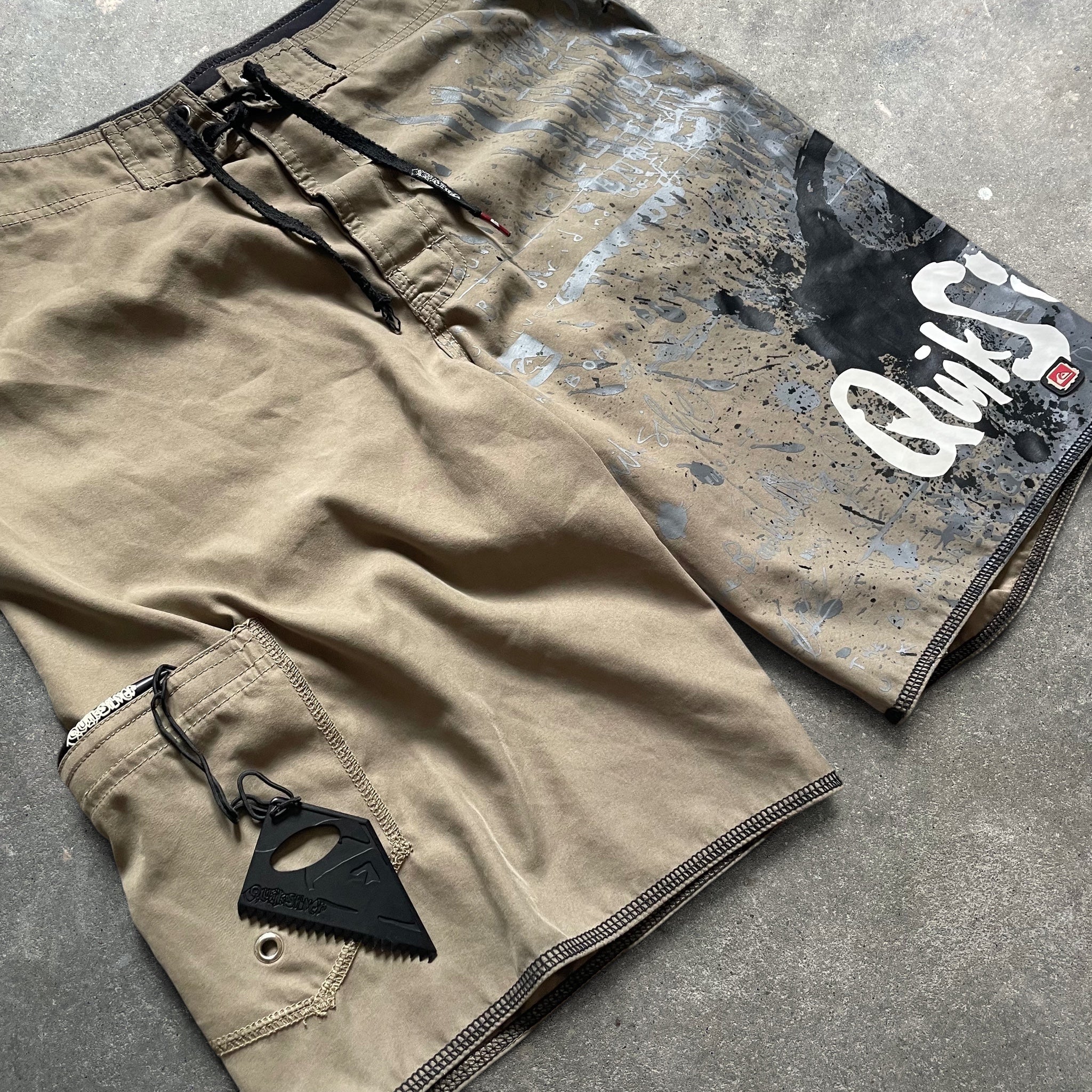 2000's Quiksilver Boardshorts (S)