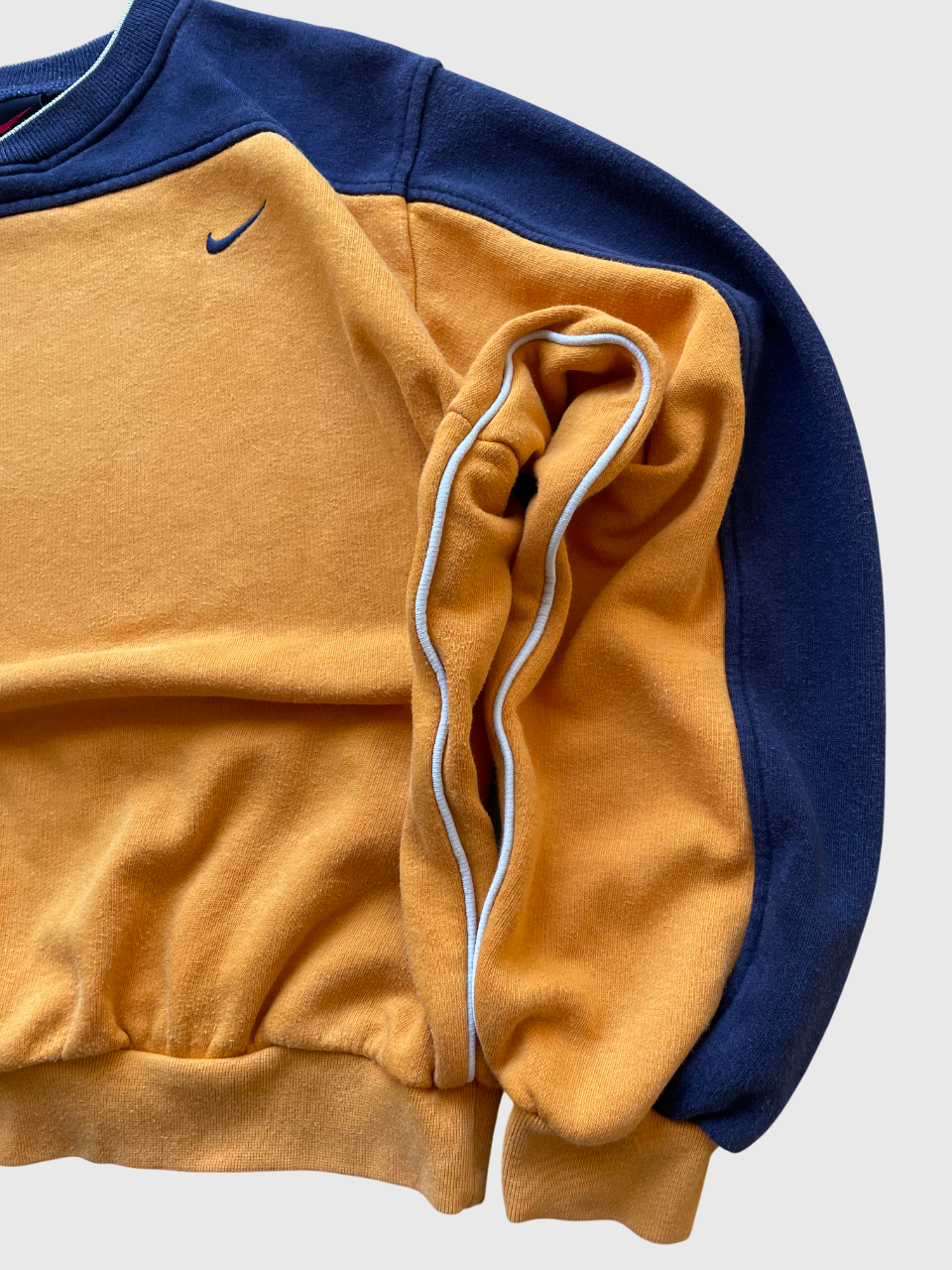 90's Nike V-Neck Sweatshirt (6-8)