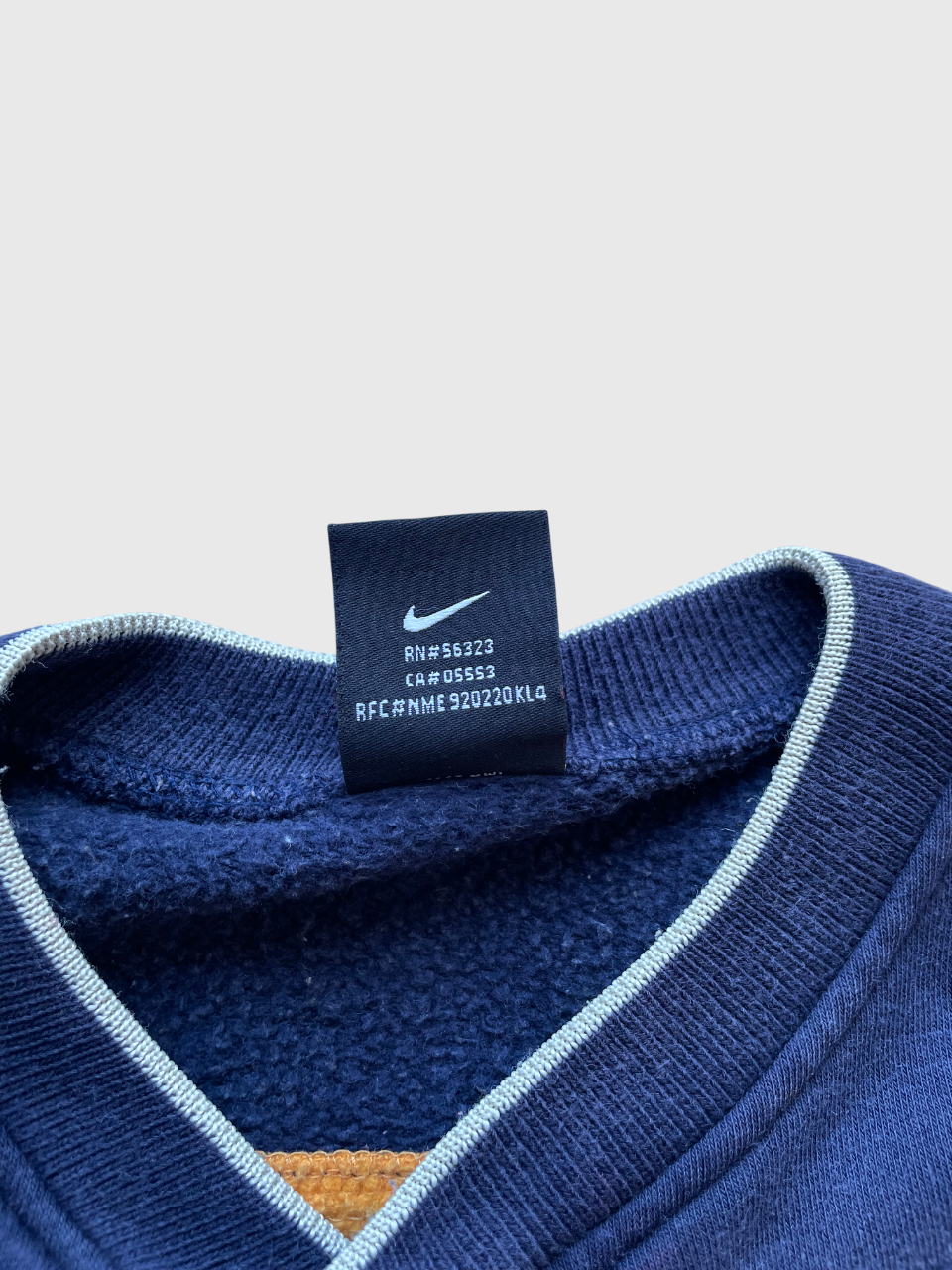 90's Nike V-Neck Sweatshirt (6-8)