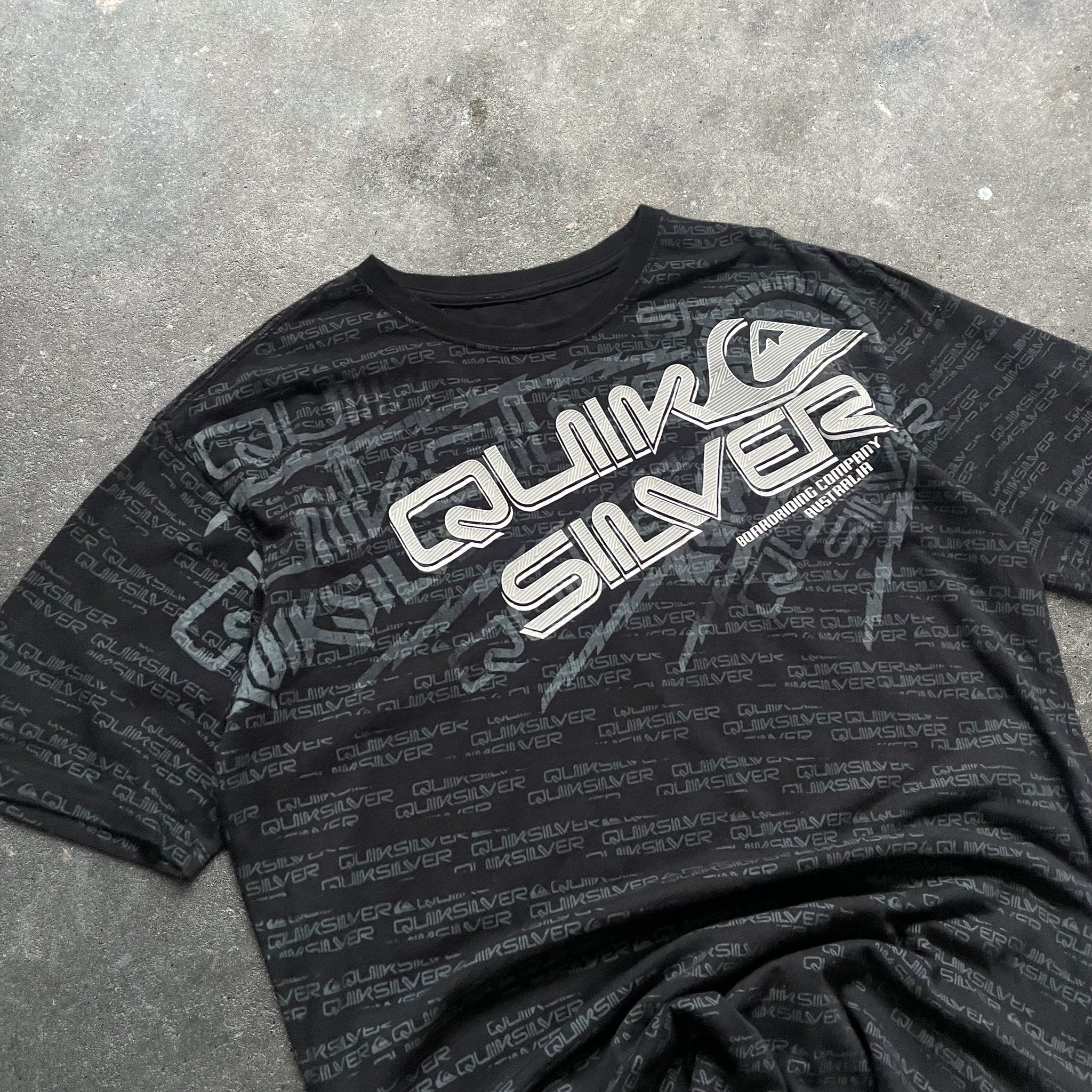 2000's Quiksilver Tee Black (L)