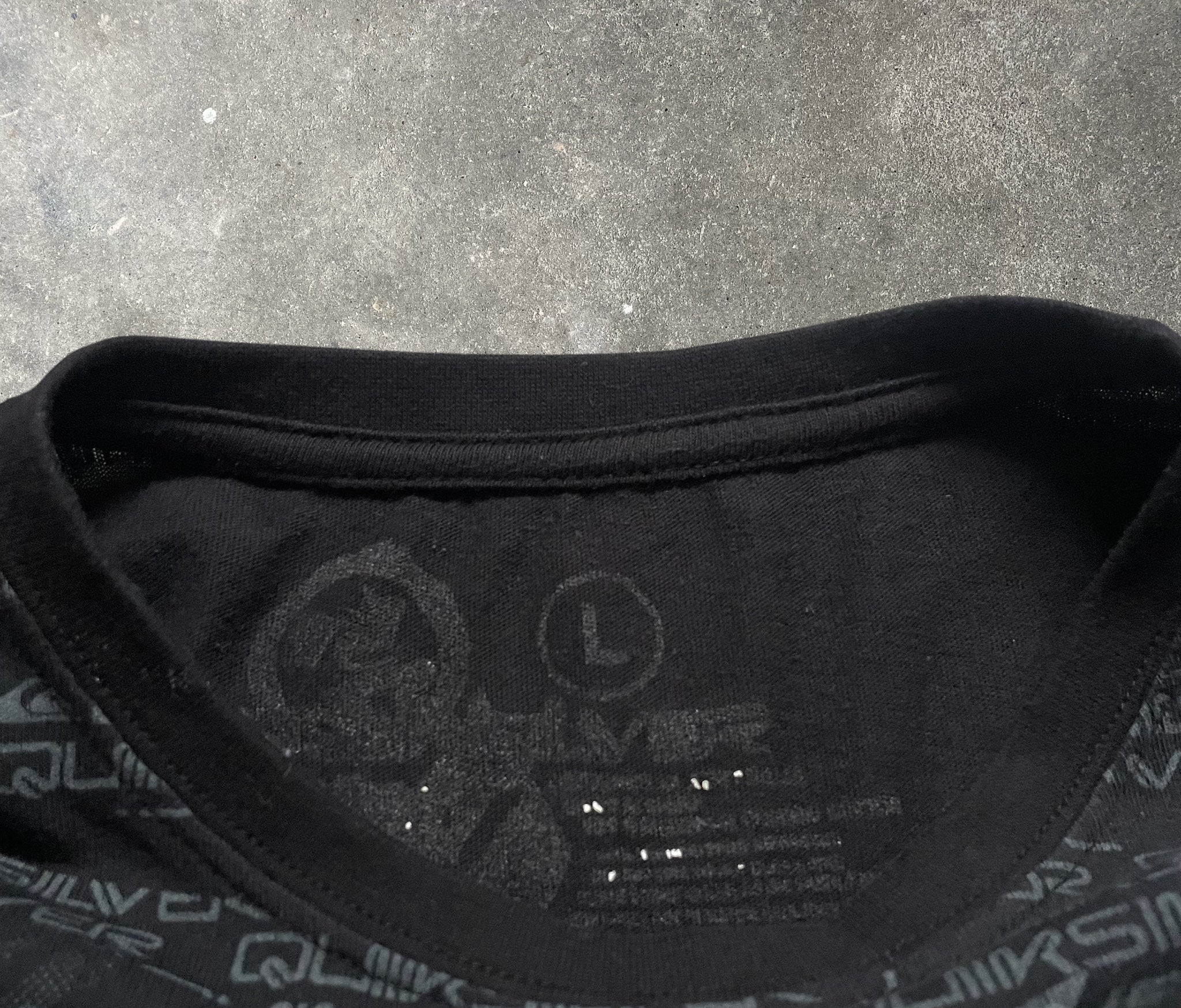 2000's Quiksilver Tee Black (L)