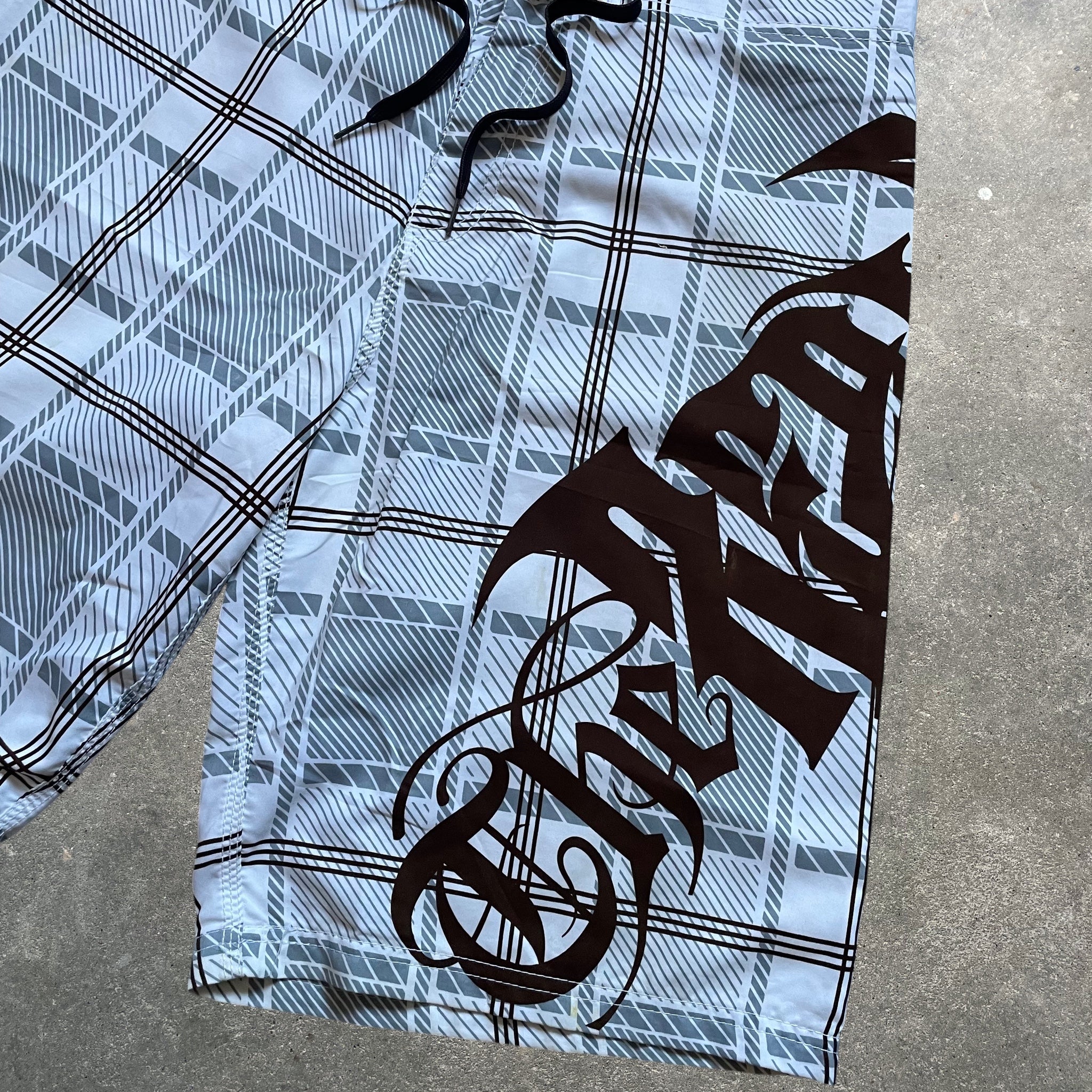 2000's The Realm Boardshorts (L)