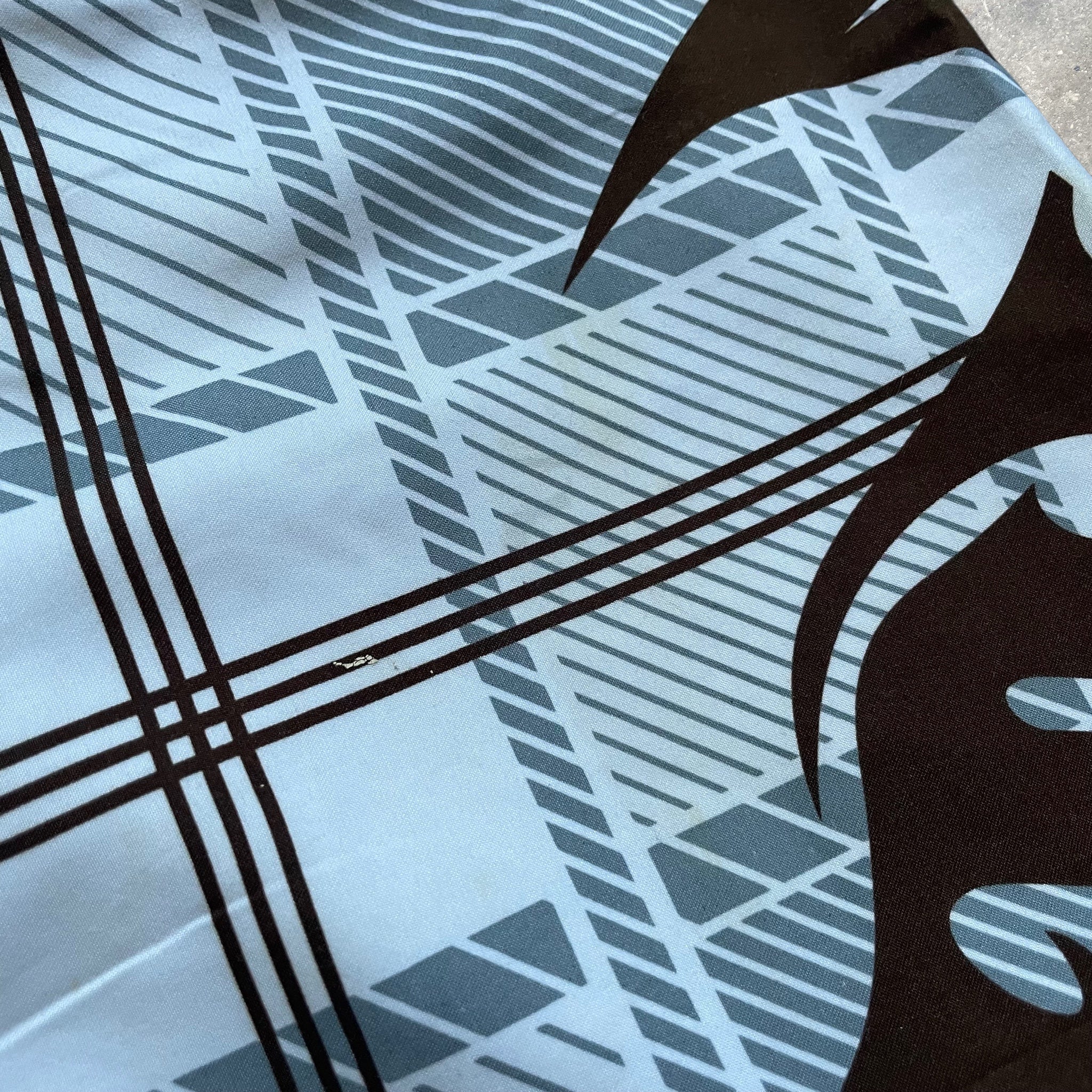 2000's The Realm Boardshorts (L)