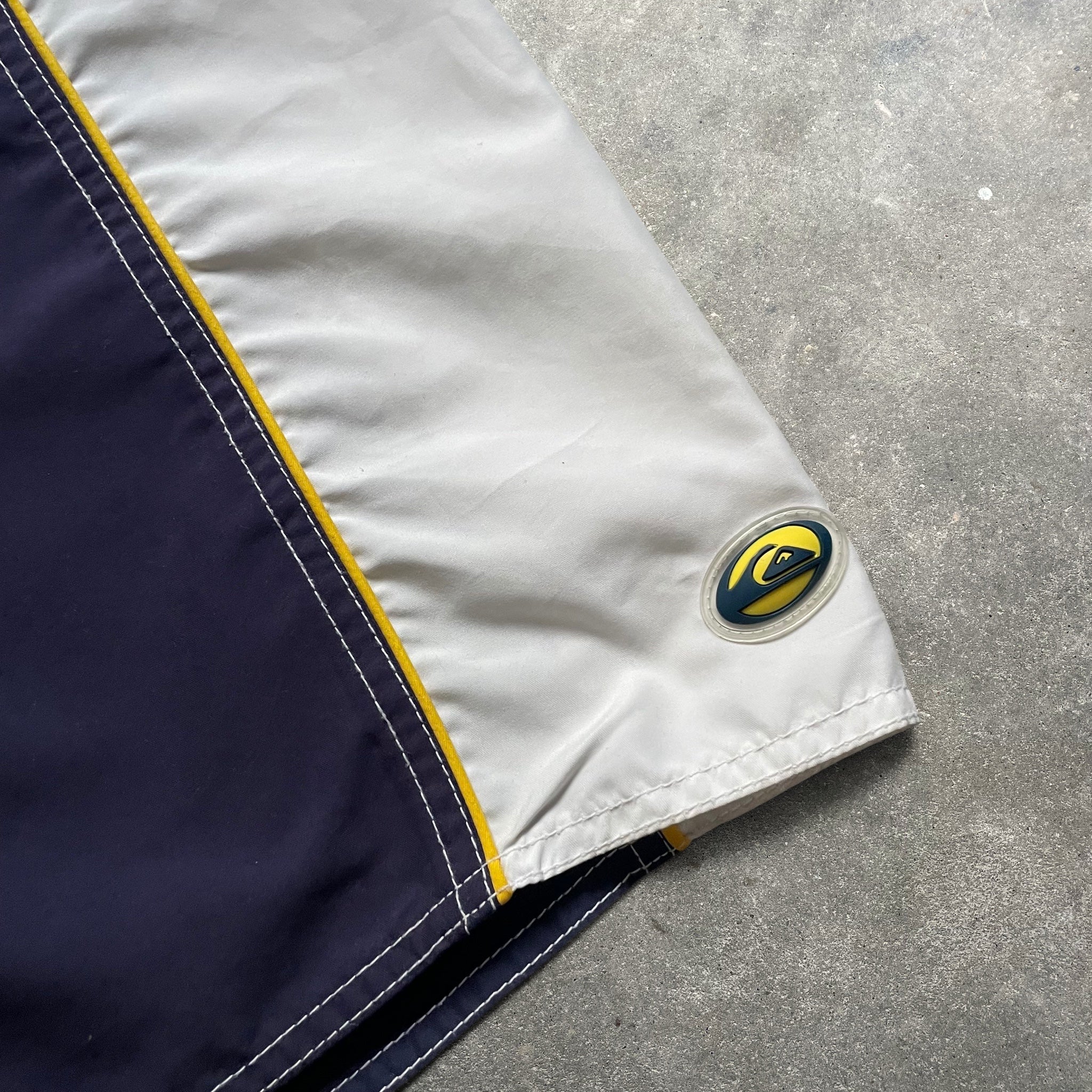 2000's Quiksilver Boardshorts (L)