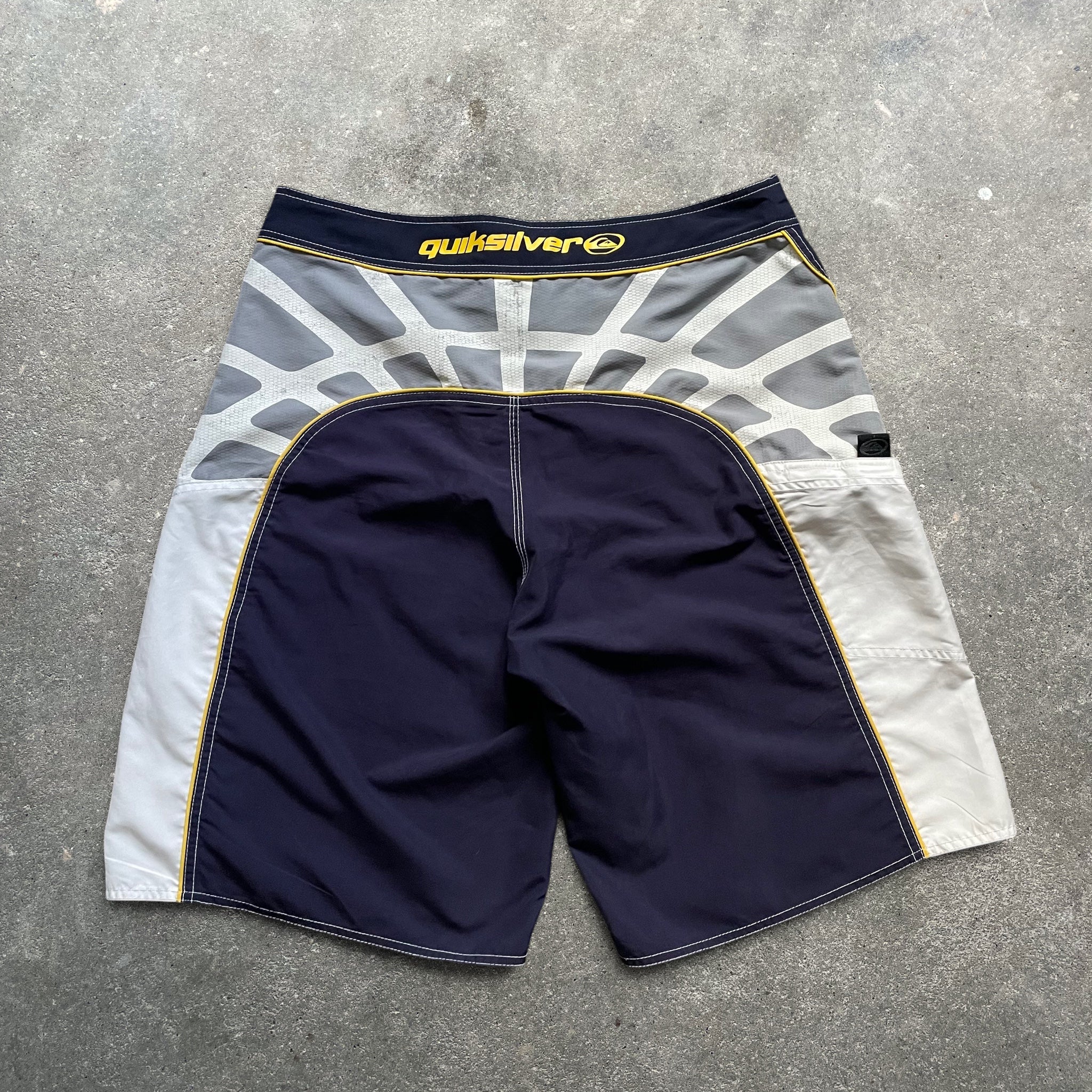 2000's Quiksilver Boardshorts (L)