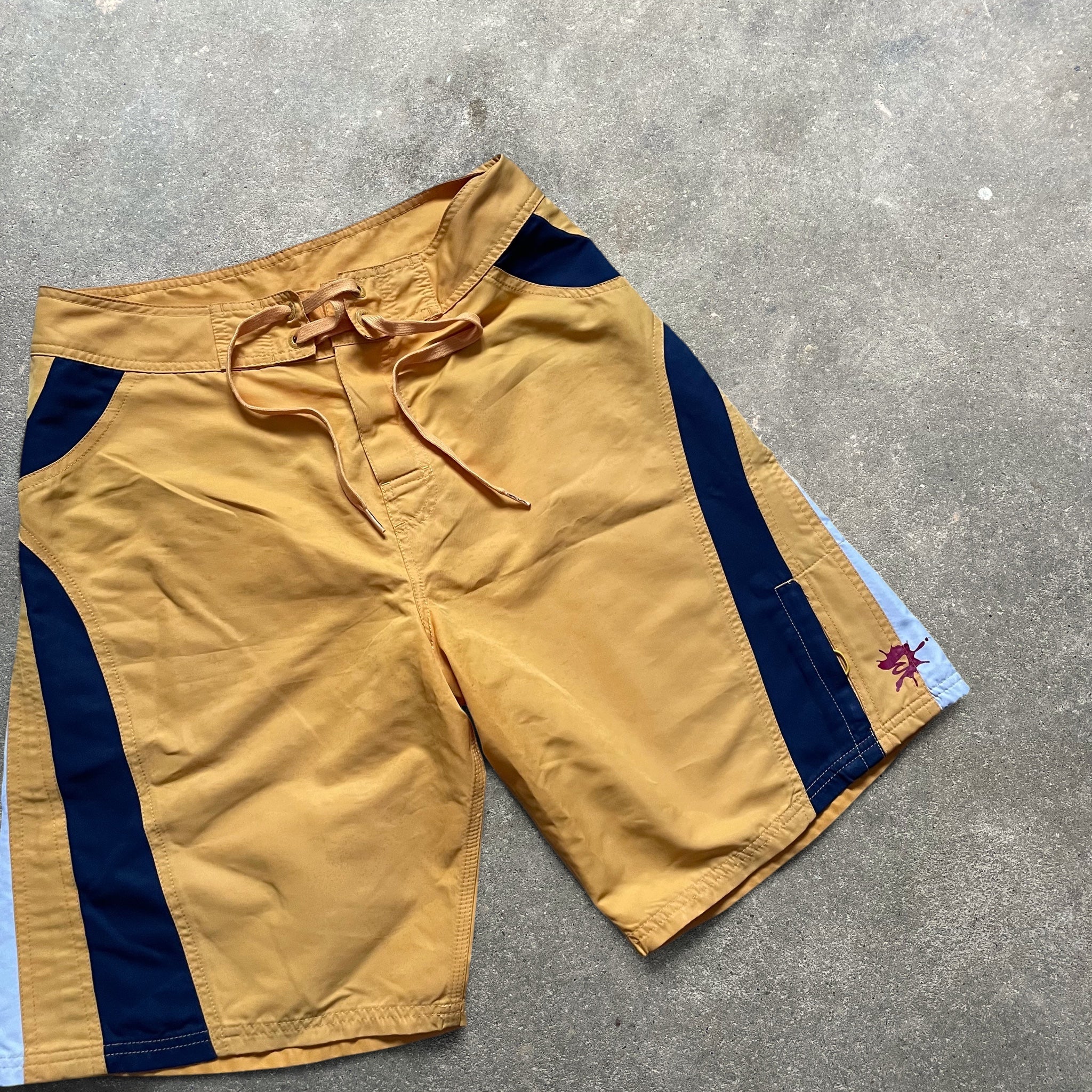 2000's Quiksilver Boardshorts (XS)