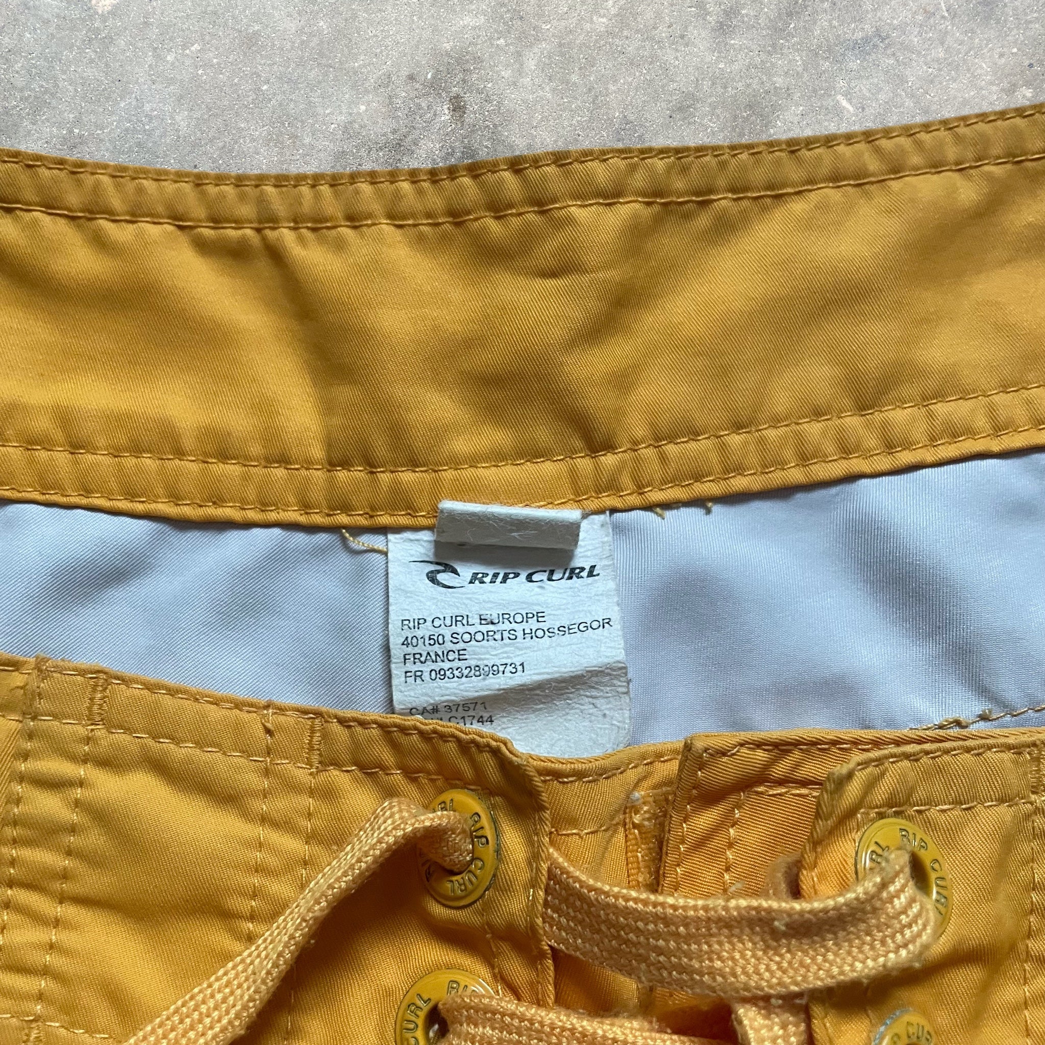 2000's Quiksilver Boardshorts (XS)