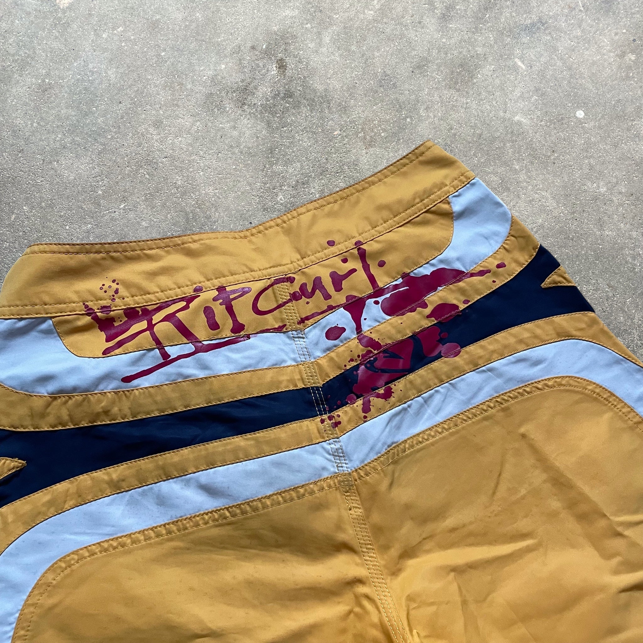 2000's Quiksilver Boardshorts (XS)