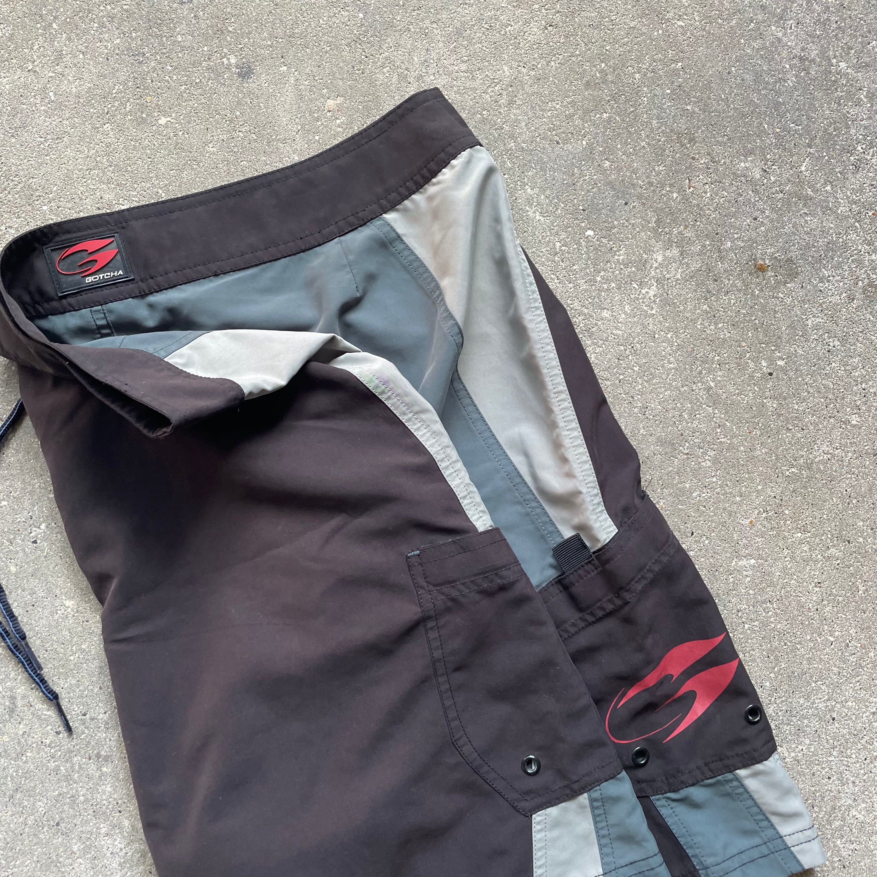 2000's Gotcha Boardshorts (36)