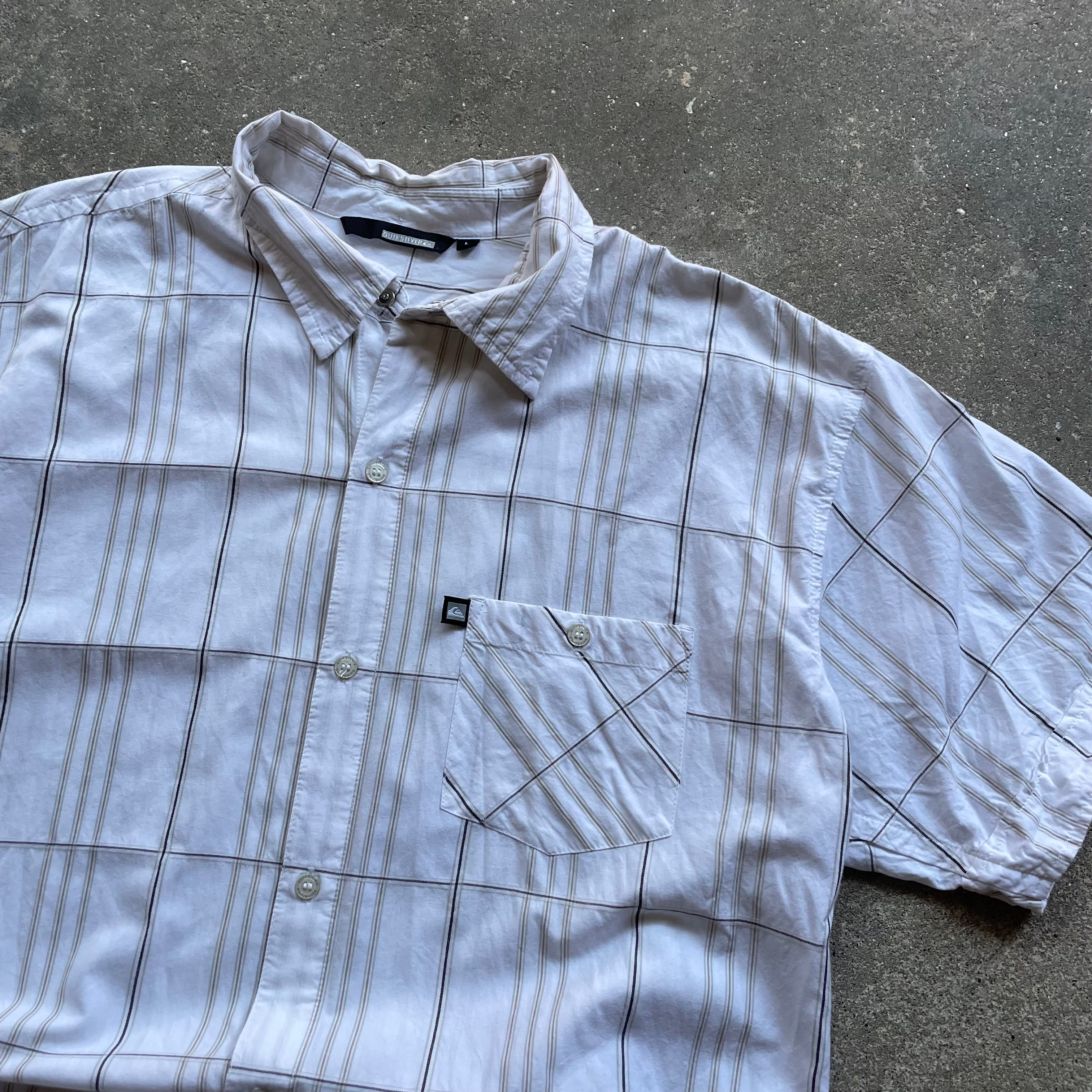 2000's Quiksilver Short Sleeve Shirt (L)