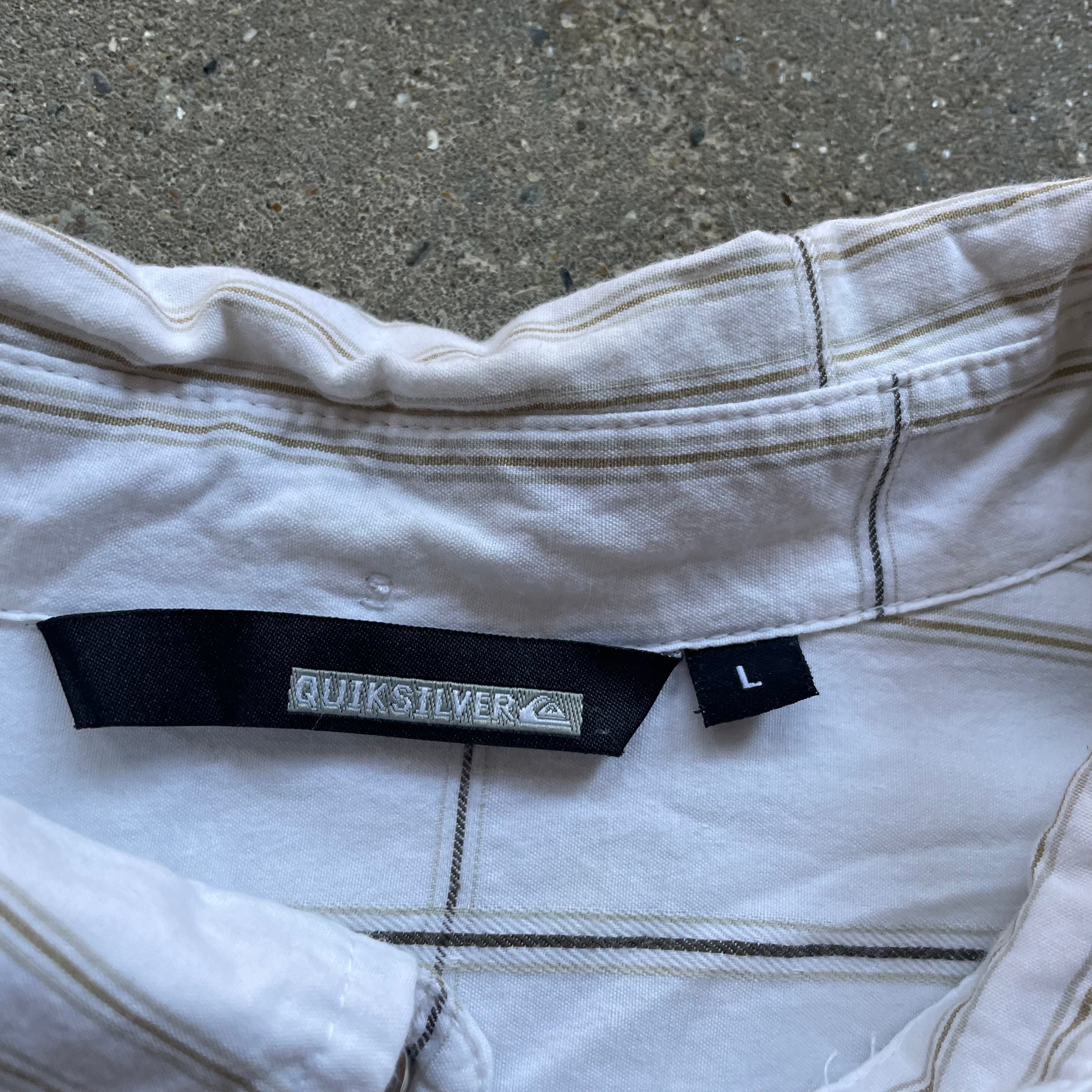 2000's Quiksilver Short Sleeve Shirt (L)
