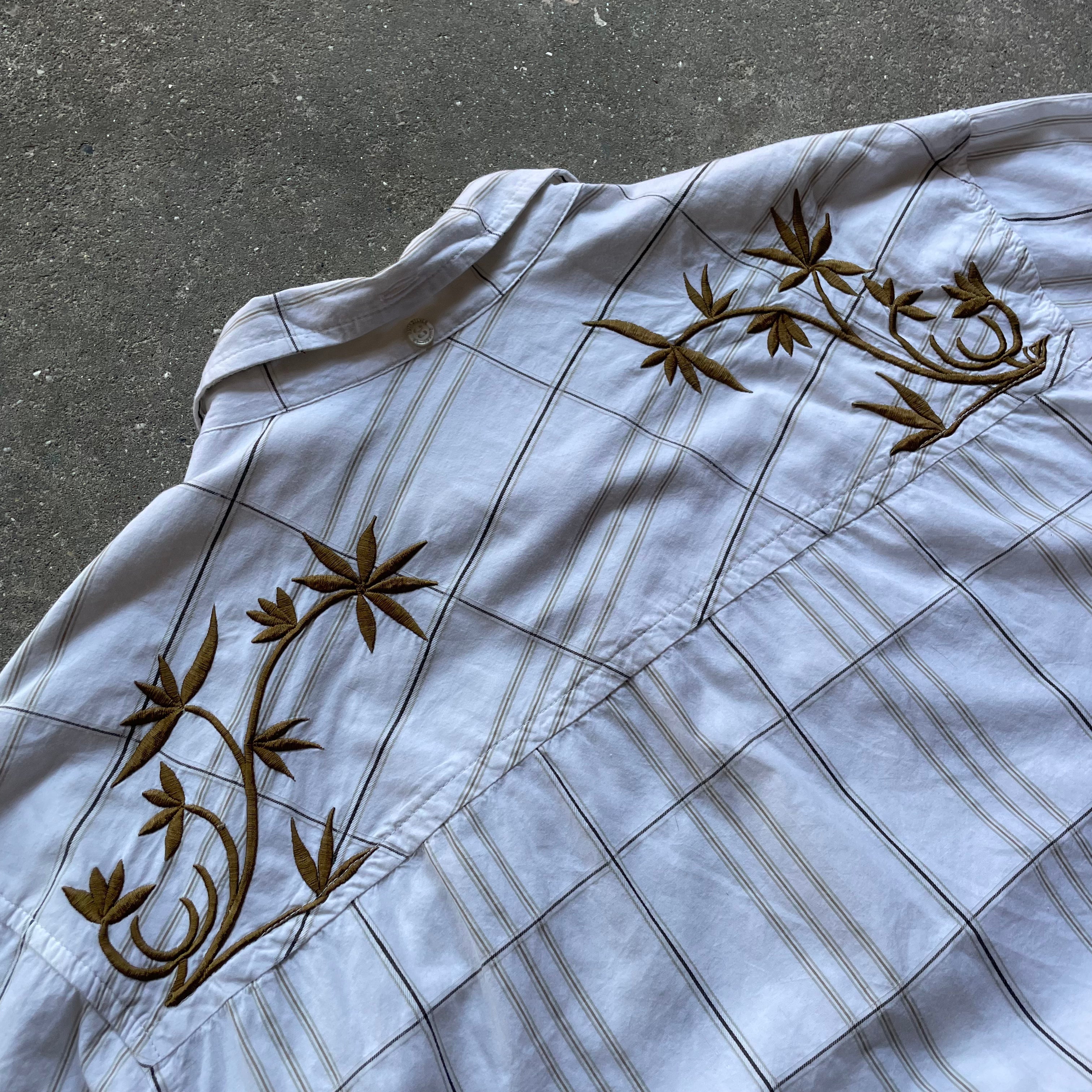 2000's Quiksilver Short Sleeve Shirt (L)