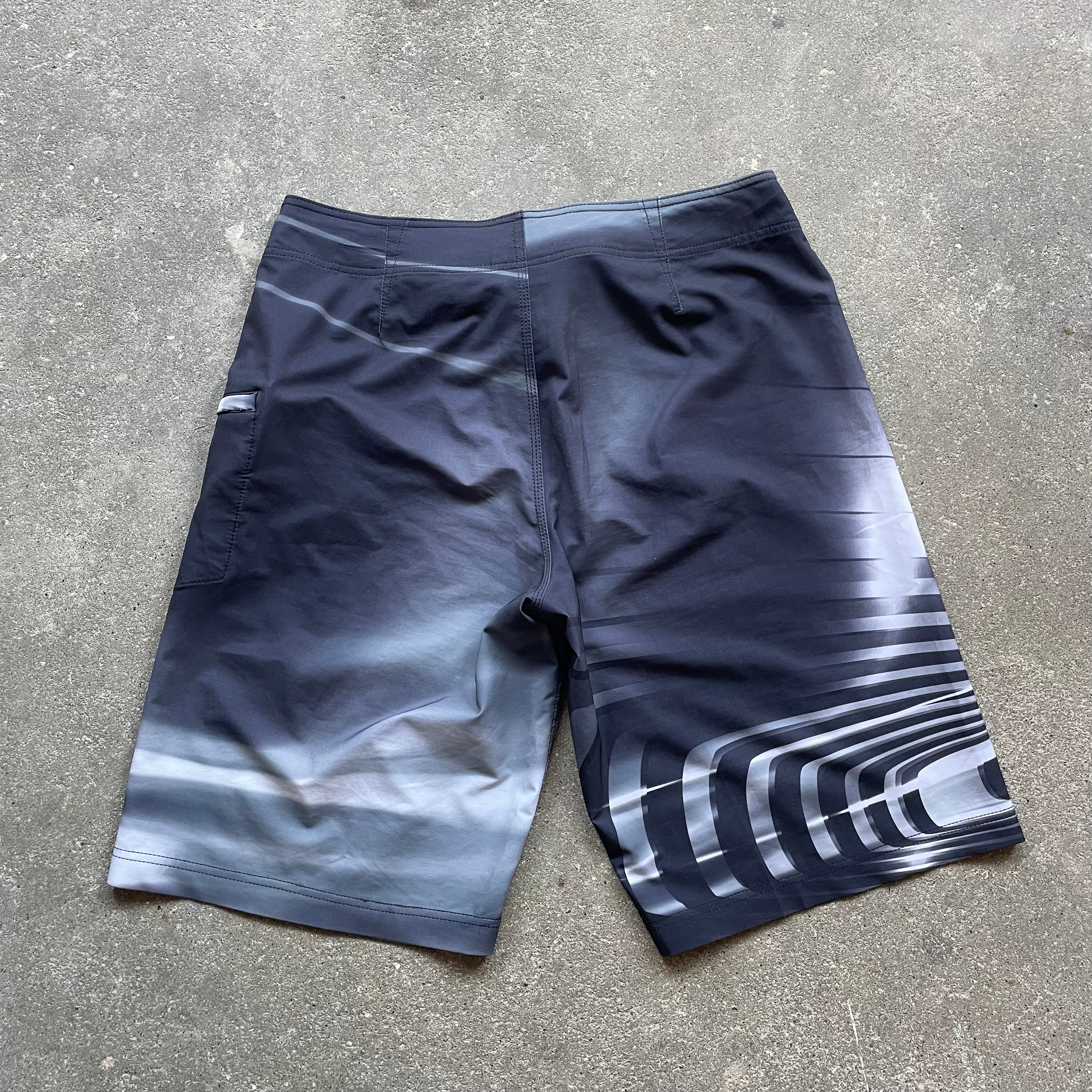 2000's Oakley Boardshorts (M)