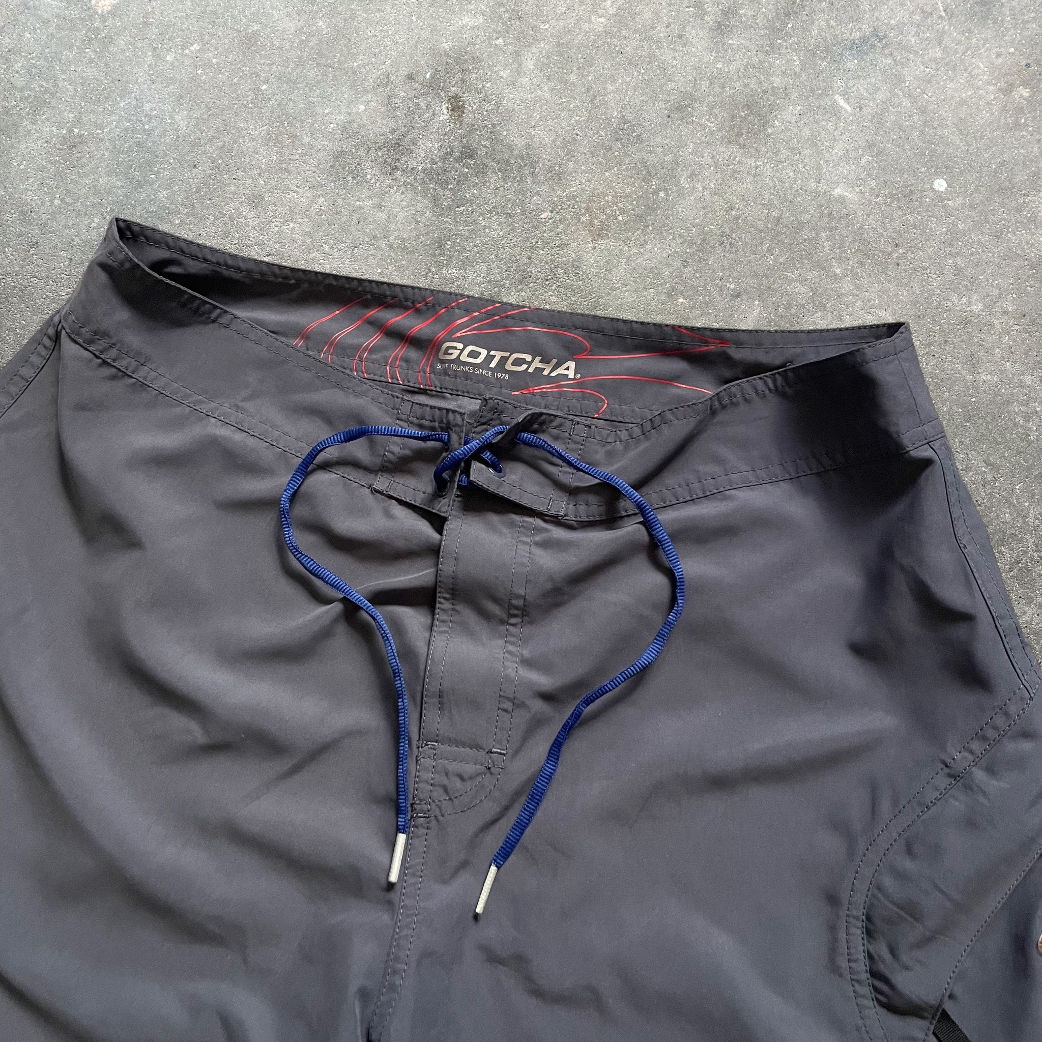 2000's Gotcha Boardshorts Navy Grey (34)