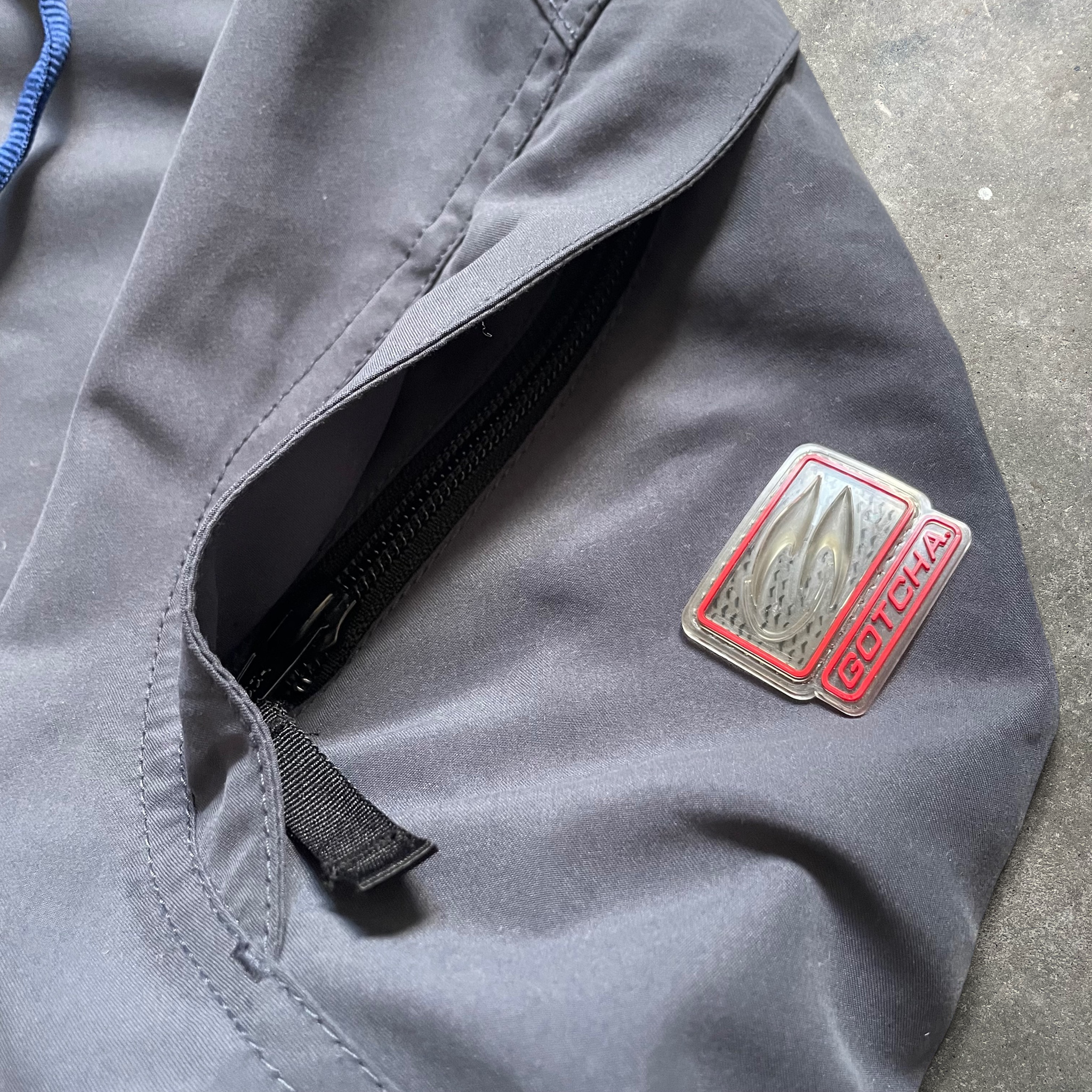 2000's Gotcha Boardshorts Navy Grey (34)