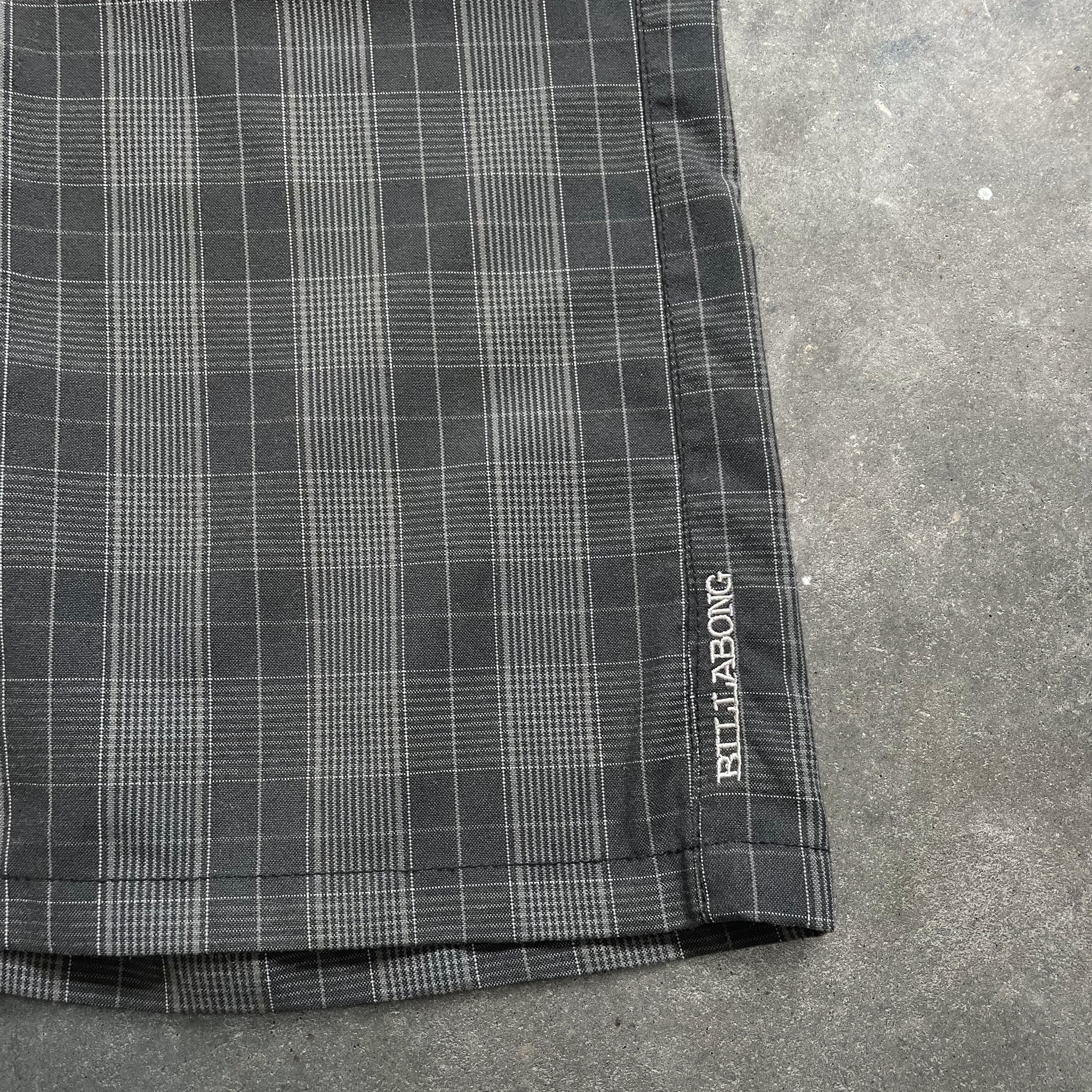 2000's Billabong Chino Shorts Checkered (32)