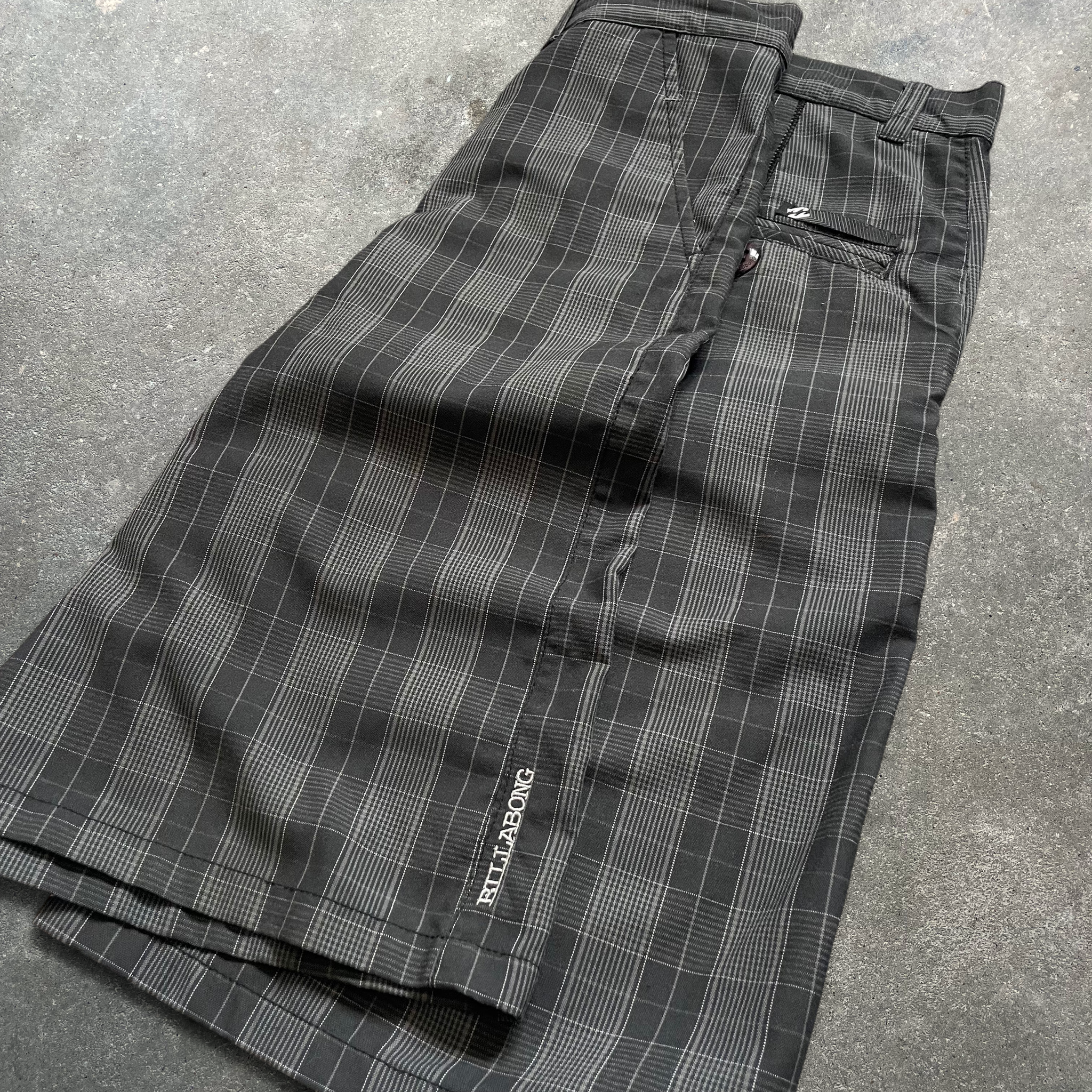 2000's Billabong Chino Shorts Checkered (32)