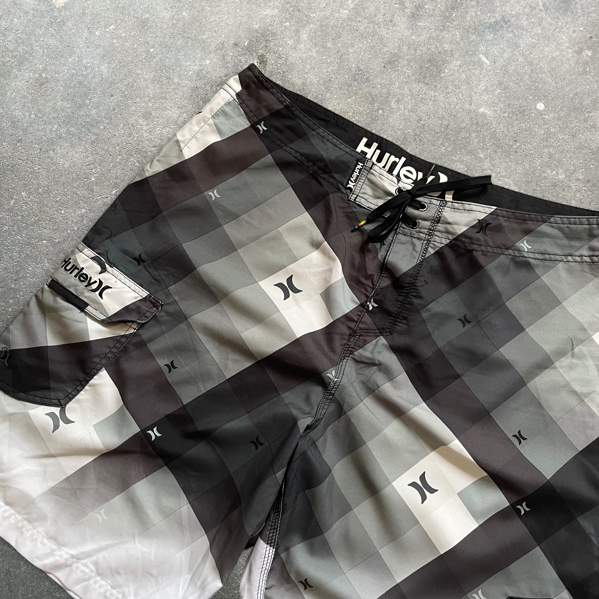 2000's Hurley Boardshorts (38)
